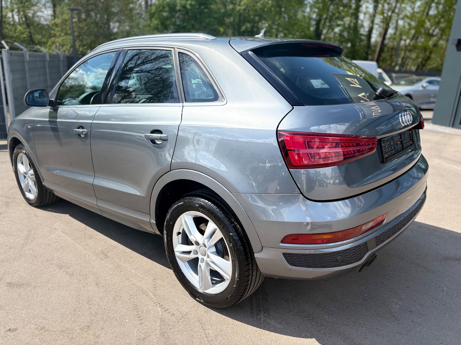 Fahrzeugabbildung Audi Q3 SPORT QUATTRO *S-LINE*PANO*NAVI*LEDER*
