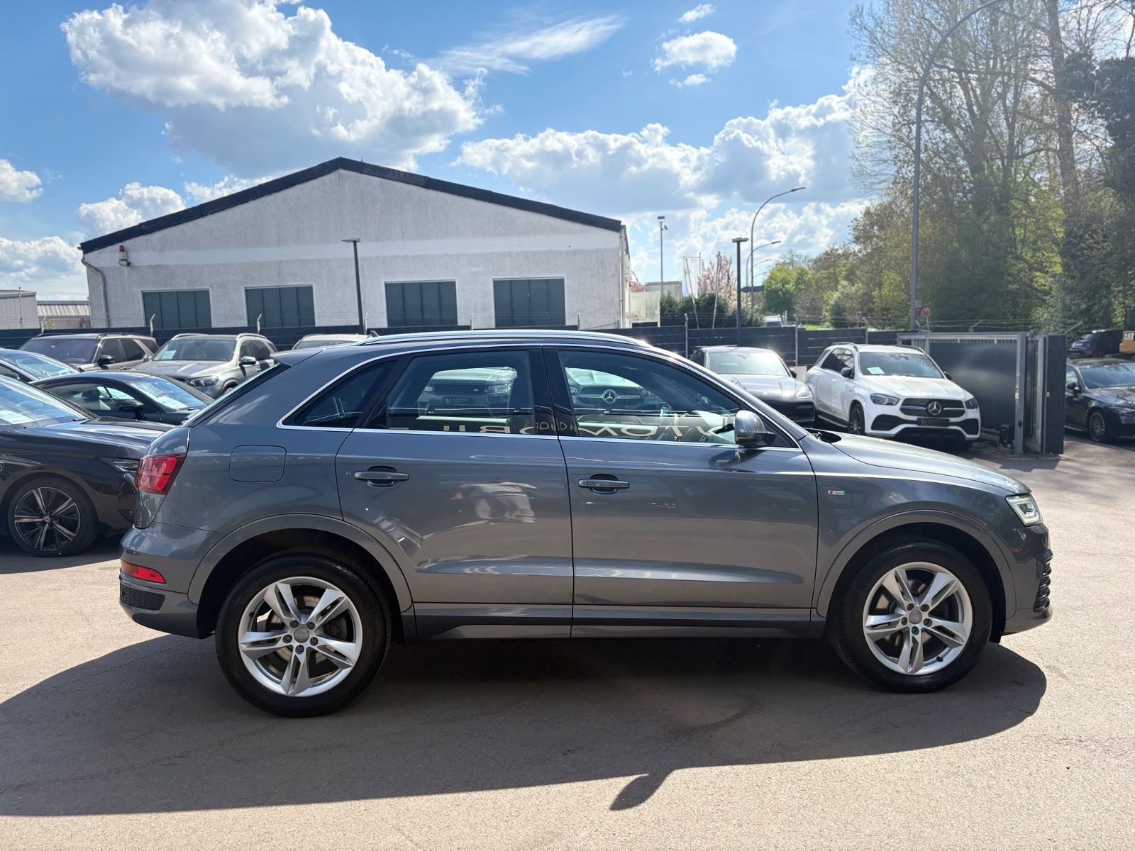 Fahrzeugabbildung Audi Q3 SPORT QUATTRO *S-LINE*PANO*NAVI*LEDER*
