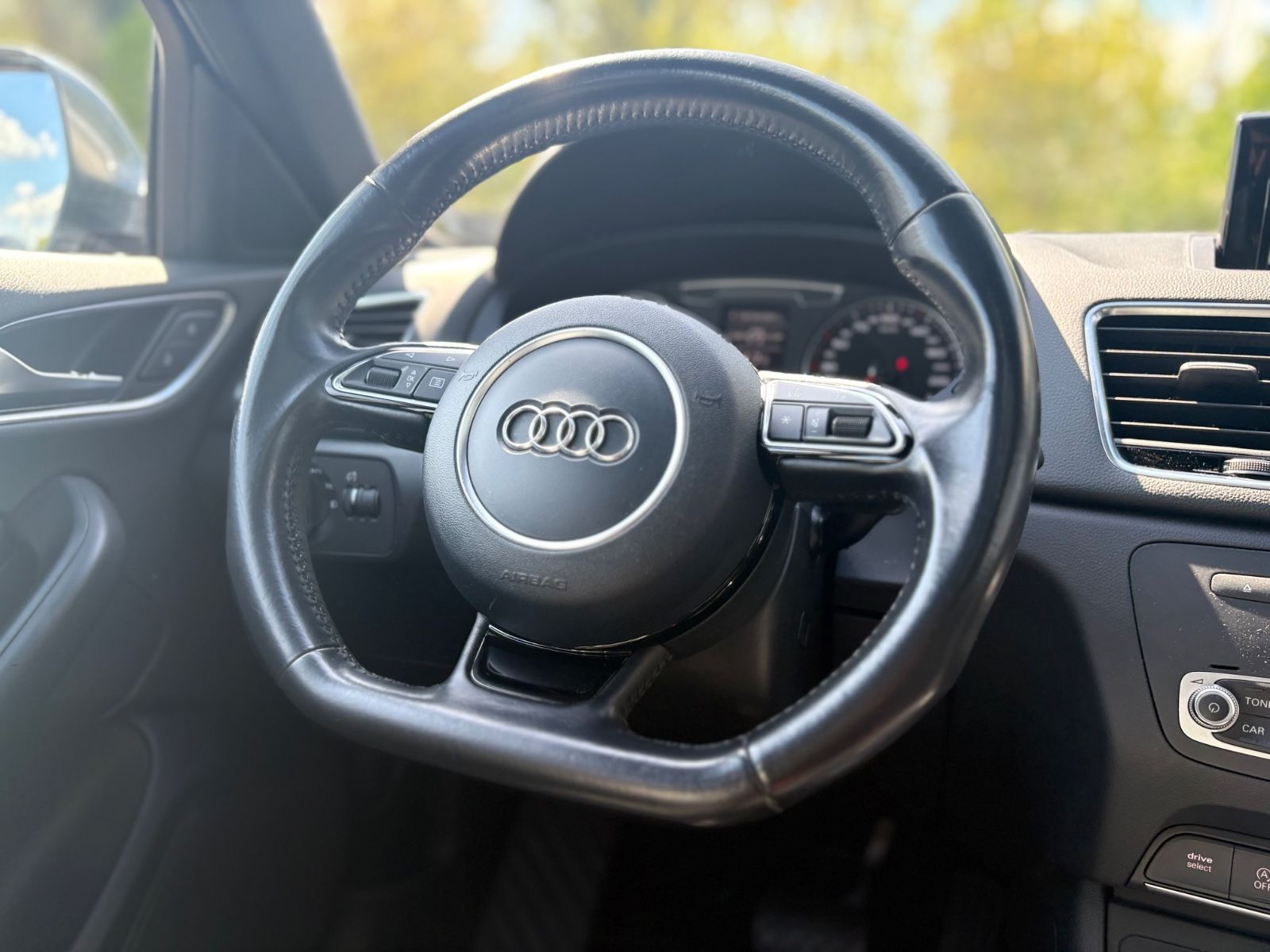 Fahrzeugabbildung Audi Q3 SPORT QUATTRO *S-LINE*PANO*NAVI*LEDER*