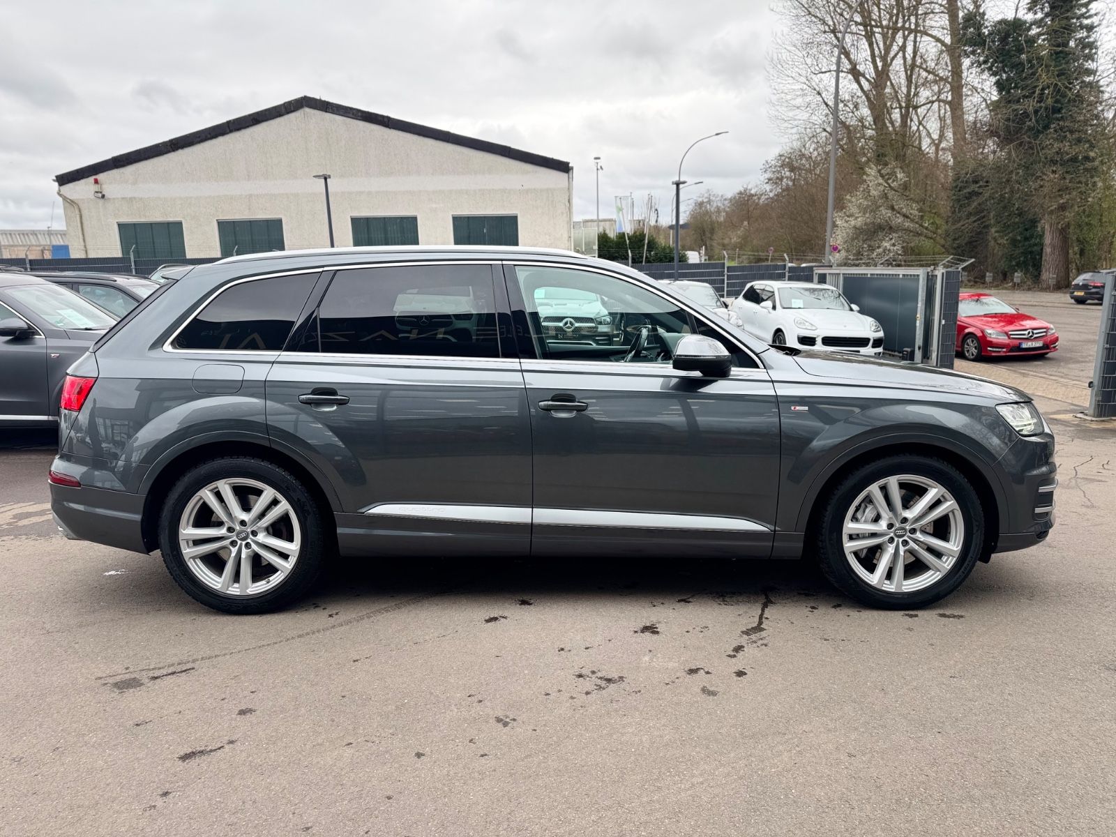 Fahrzeugabbildung Audi Q7 3.0 TDI QUATTRO*S-LINE SPORT+*7.SITZER*MATRIX