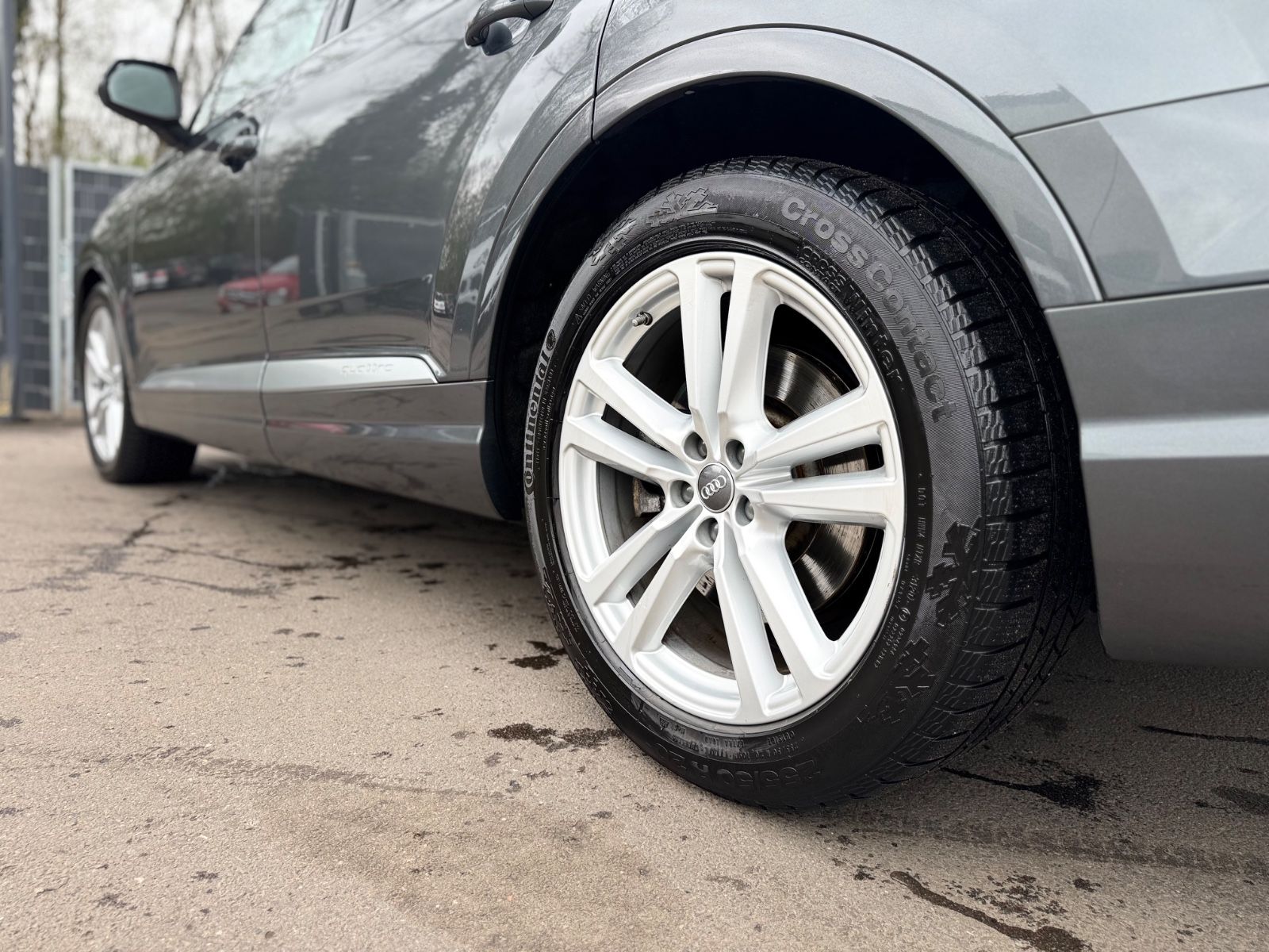 Fahrzeugabbildung Audi Q7 3.0 TDI QUATTRO*S-LINE SPORT+*7.SITZER*MATRIX