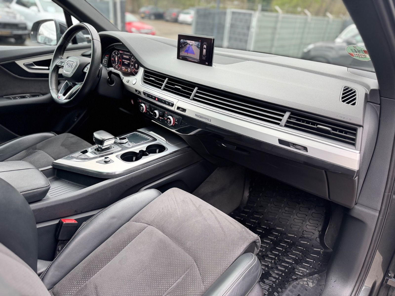 Fahrzeugabbildung Audi Q7 3.0 TDI QUATTRO*S-LINE SPORT+*7.SITZER*MATRIX