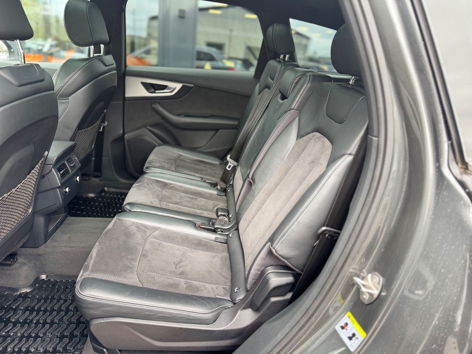 Fahrzeugabbildung Audi Q7 3.0 TDI QUATTRO*S-LINE SPORT+*7.SITZER*MATRIX