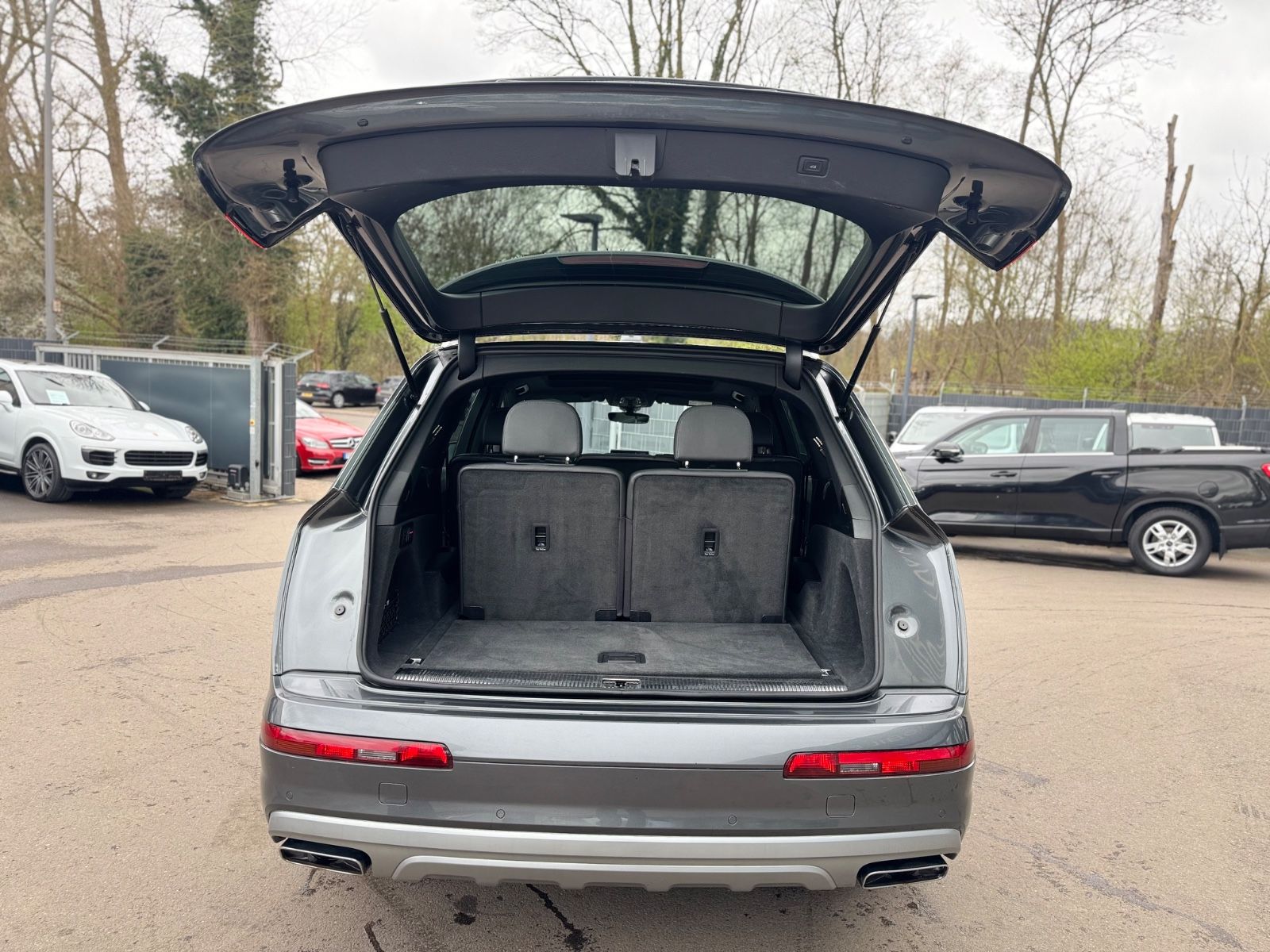 Fahrzeugabbildung Audi Q7 3.0 TDI QUATTRO*S-LINE SPORT+*7.SITZER*MATRIX