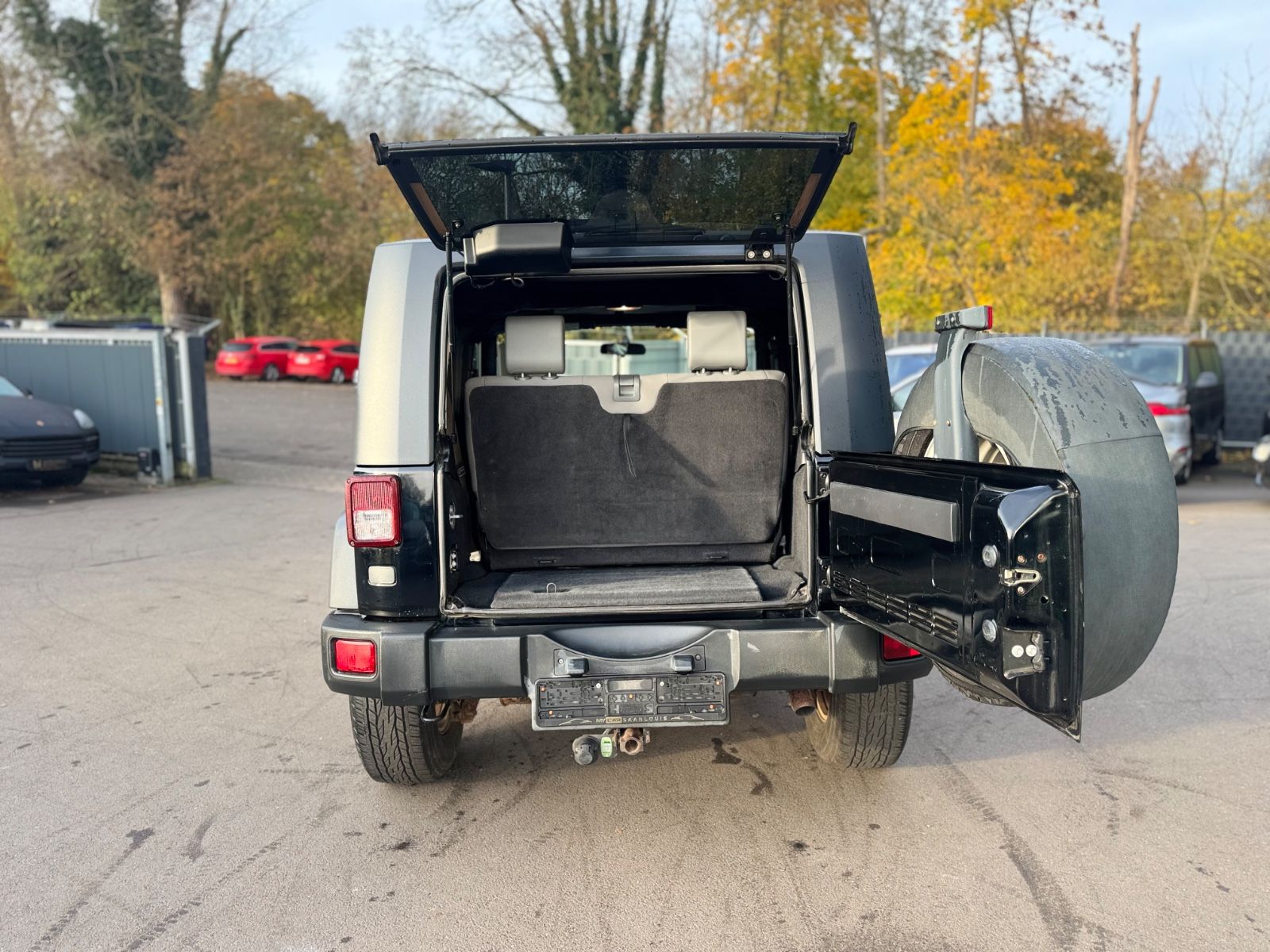 Fahrzeugabbildung Jeep WRANGLER UNLIMITED SPORT 2.8 CRD*NAVI*4X4*AHK*