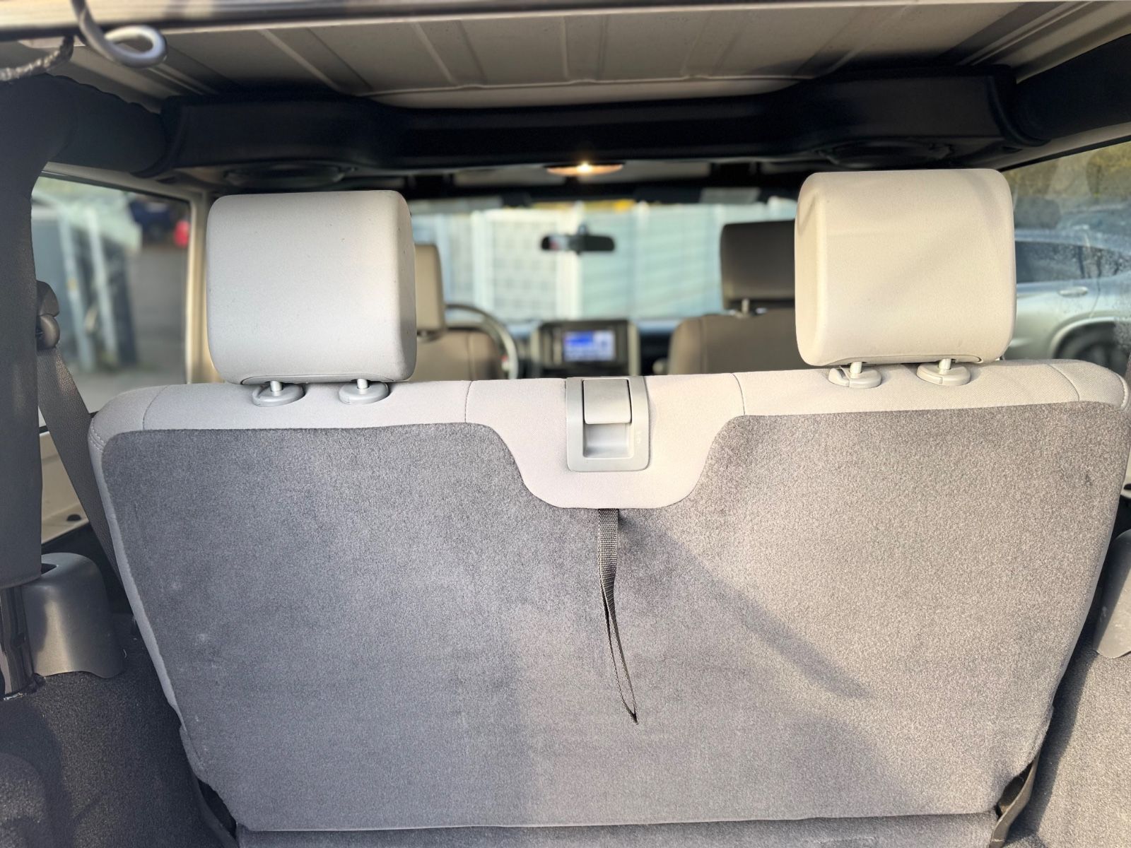 Fahrzeugabbildung Jeep WRANGLER UNLIMITED SPORT 2.8 CRD*NAVI*4X4*AHK*