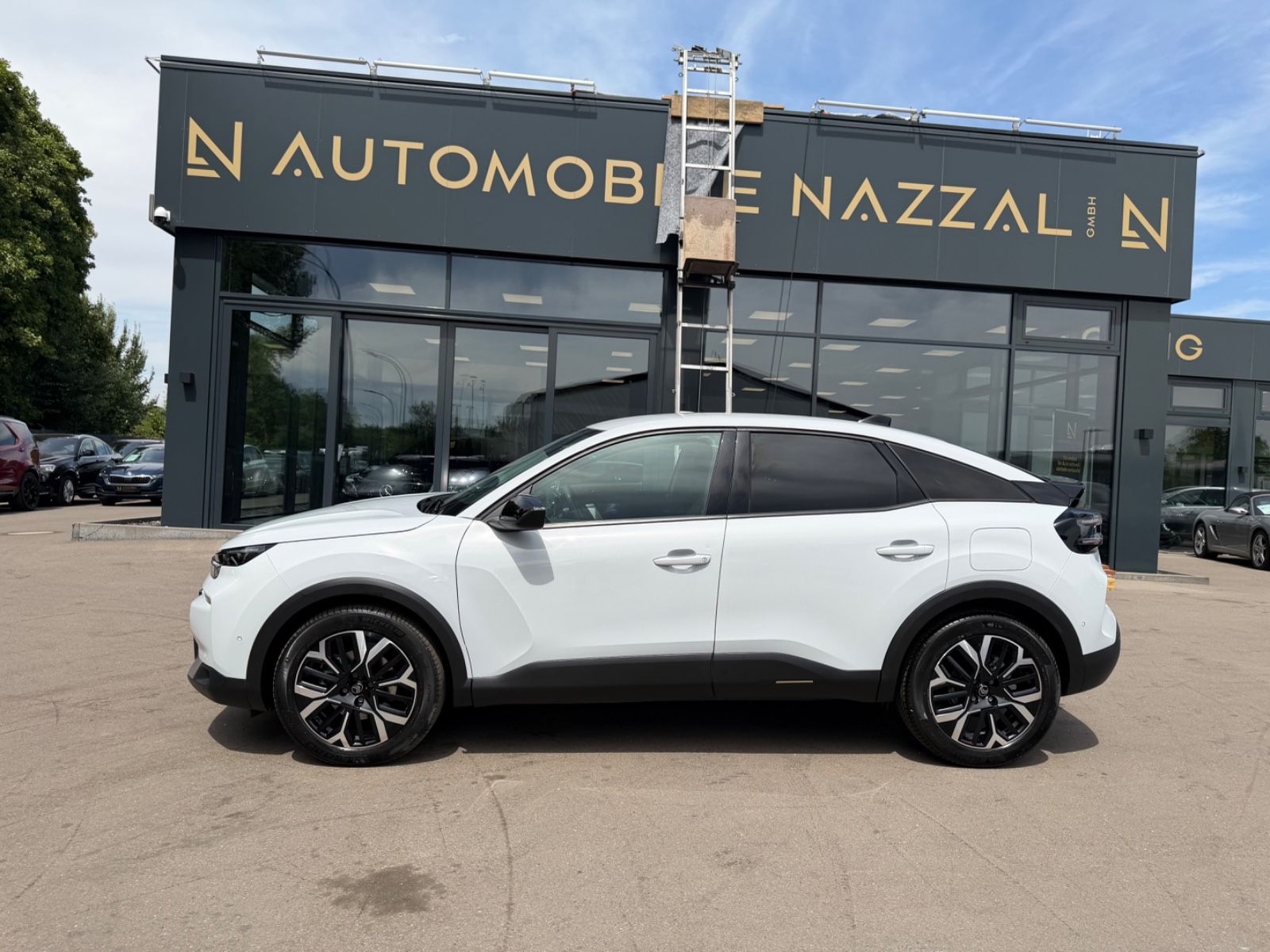 Fahrzeugabbildung Citroën C4 LIM MAX*FACELIFT*AUT*KAMERA*LEDER*LED*TOP