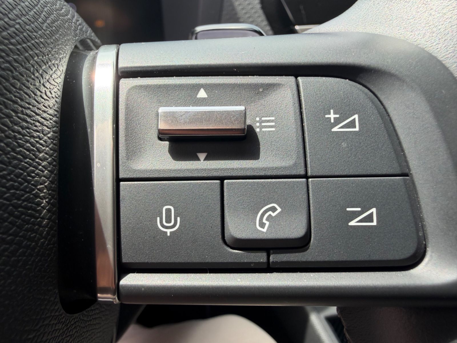 Fahrzeugabbildung Citroën C4 LIM MAX*FACELIFT*AUT*KAMERA*LEDER*LED*TOP
