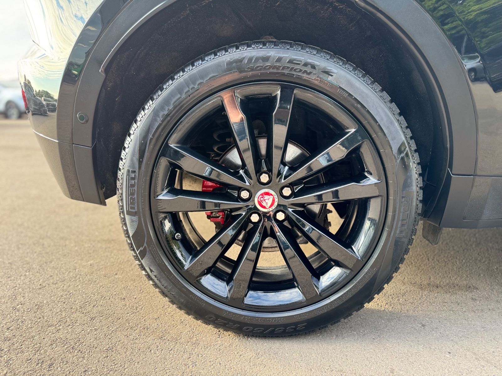Fahrzeugabbildung Jaguar E-PACE R-DYNAMIC BLACK PAKET SE AWD*VOLL*