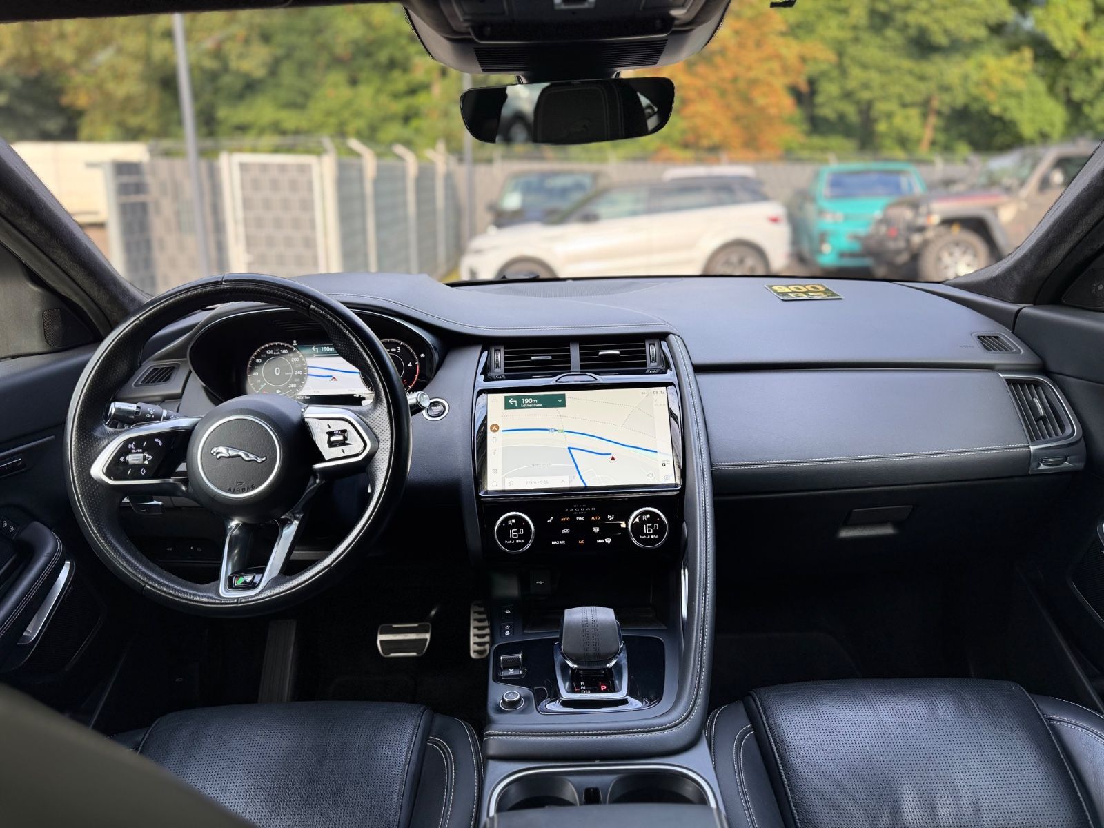 Fahrzeugabbildung Jaguar E-PACE R-DYNAMIC BLACK PAKET SE AWD*VOLL*