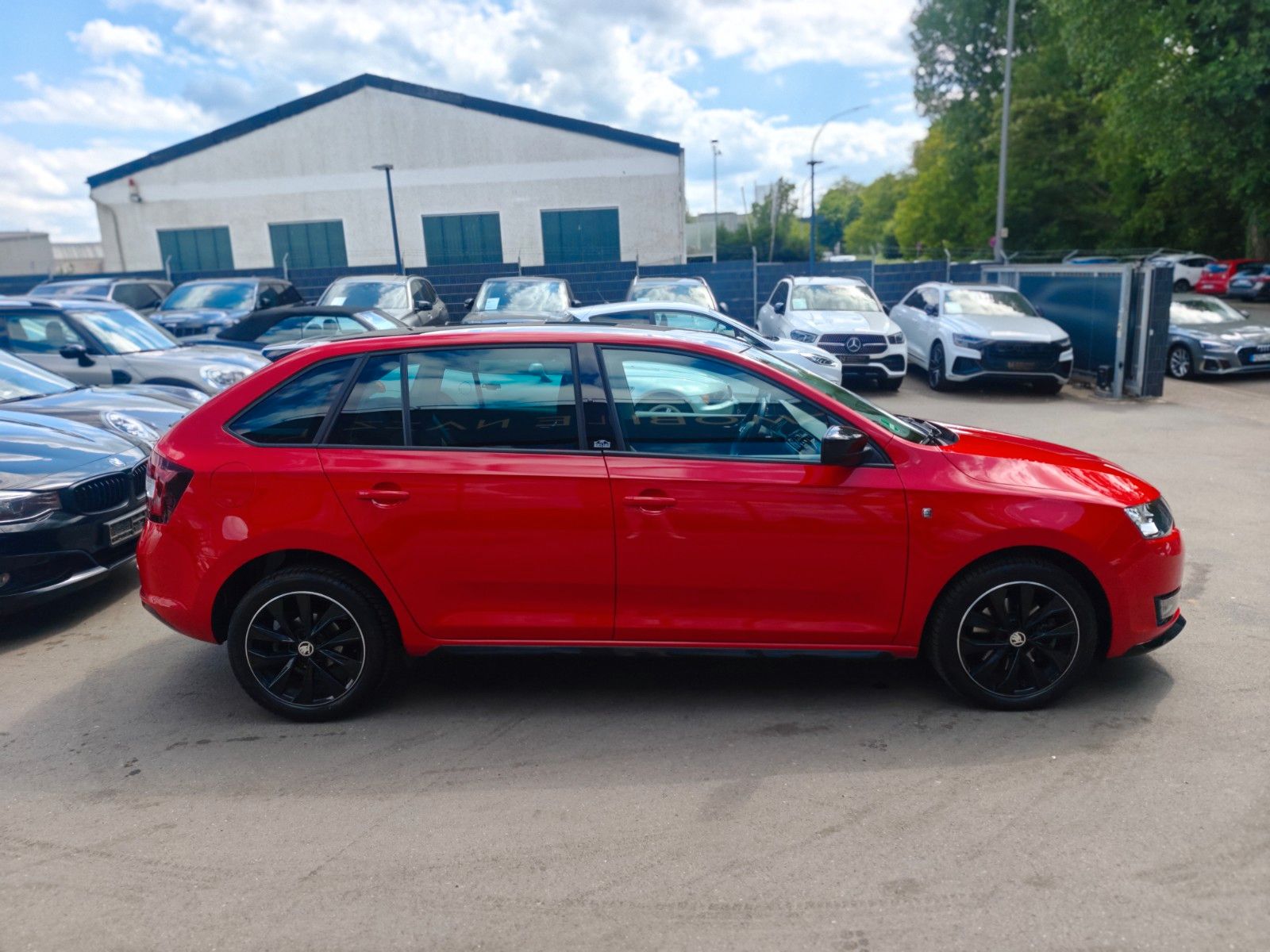 Fahrzeugabbildung SKODA RAPID LIM* MONTE CARLO *NAVI*PANO*SHZ*2.HAND