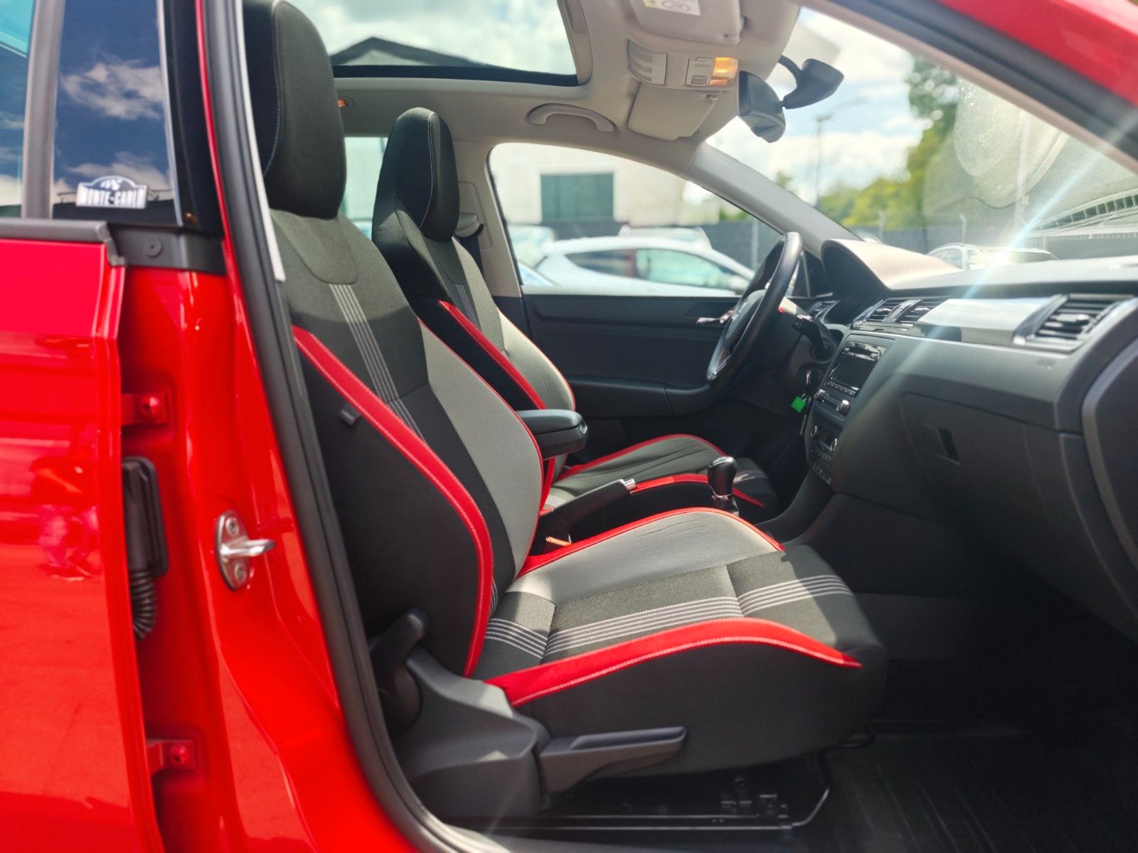 Fahrzeugabbildung SKODA RAPID LIM* MONTE CARLO *NAVI*PANO*SHZ*2.HAND