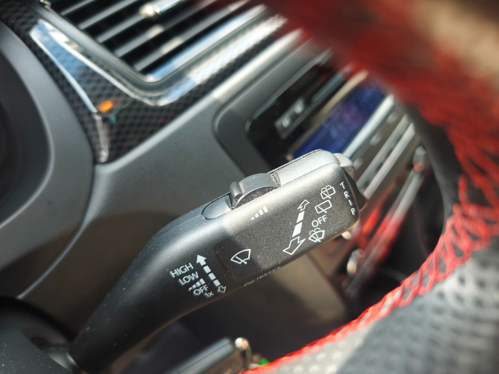 Fahrzeugabbildung SKODA RAPID LIM* MONTE CARLO *NAVI*PANO*SHZ*2.HAND