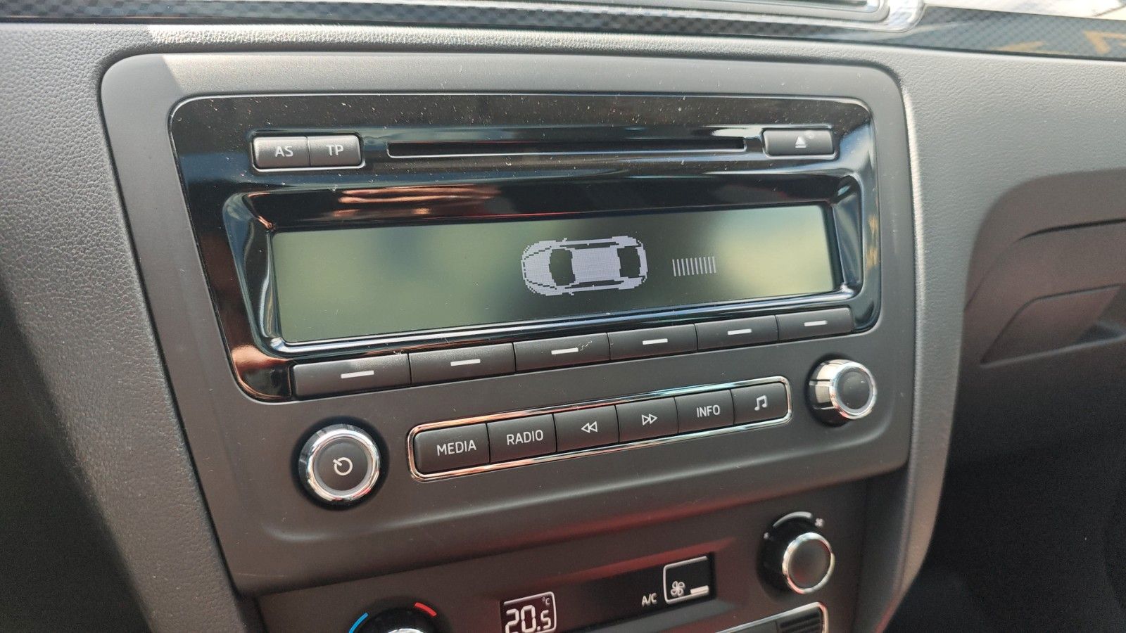 Fahrzeugabbildung SKODA RAPID LIM* MONTE CARLO *NAVI*PANO*SHZ*2.HAND