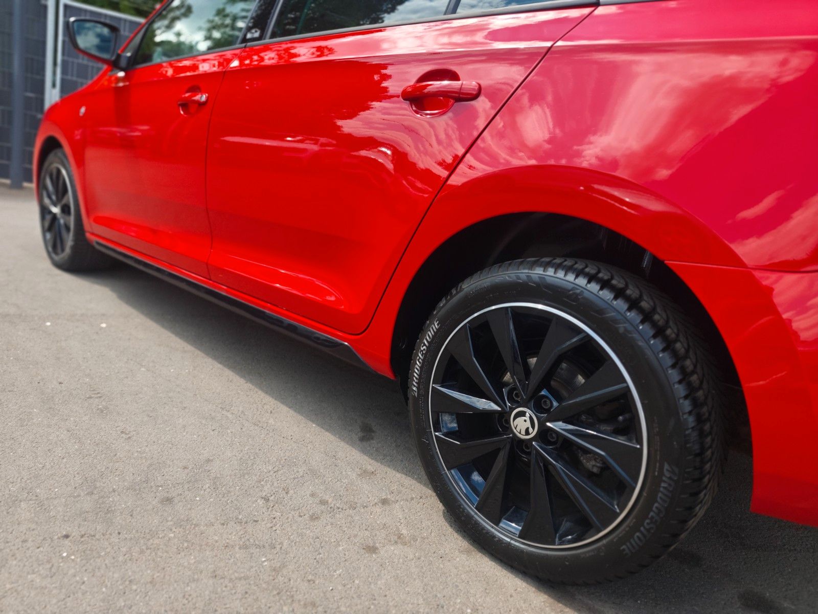 Fahrzeugabbildung SKODA RAPID LIM* MONTE CARLO *NAVI*PANO*SHZ*2.HAND