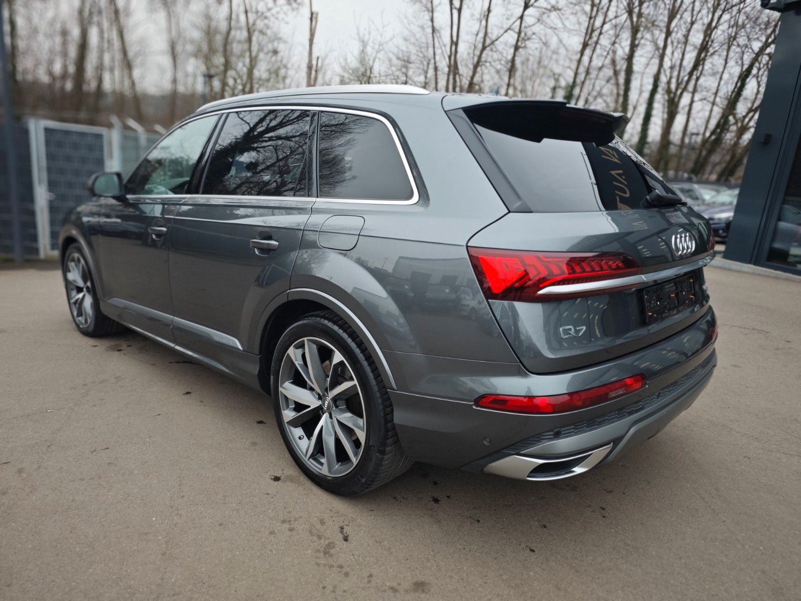 Fahrzeugabbildung Audi Q7 55TFSIe QUATTRO 3X S LINE*EL.AHK*MATRIX*LUFT