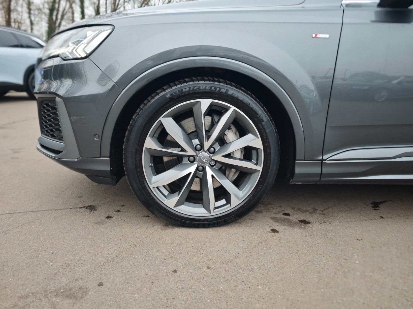 Fahrzeugabbildung Audi Q7 55TFSIe QUATTRO 3X S LINE*EL.AHK*MATRIX*LUFT