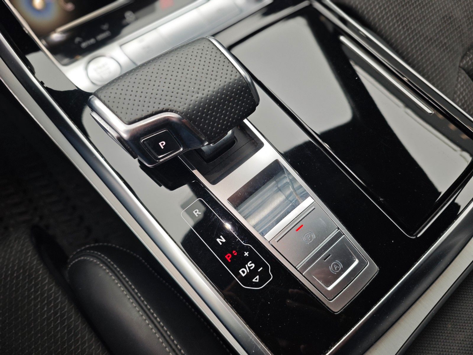 Fahrzeugabbildung Audi Q7 55TFSIe QUATTRO 3X S LINE*EL.AHK*MATRIX*LUFT