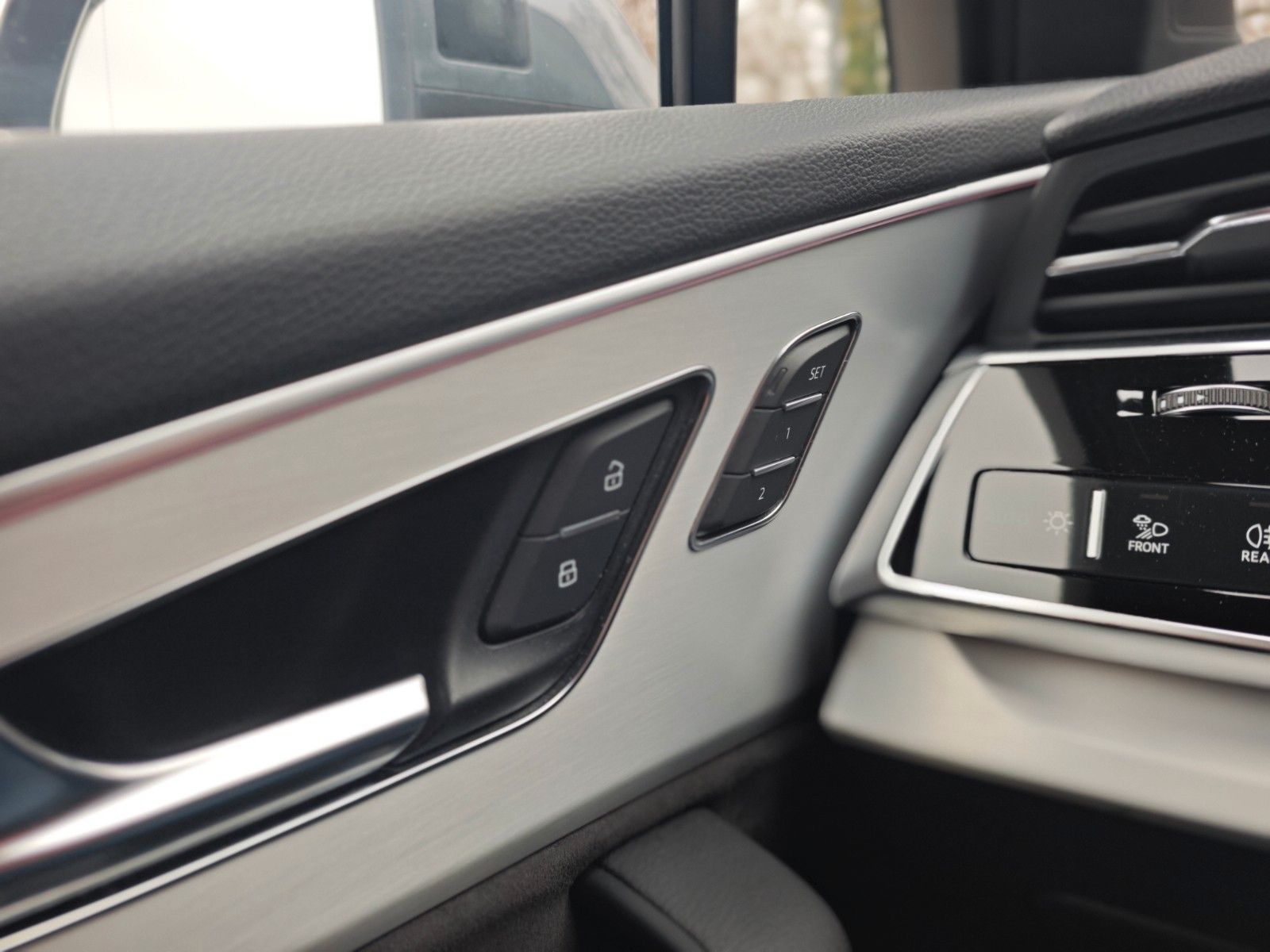 Fahrzeugabbildung Audi Q7 55TFSIe QUATTRO 3X S LINE*EL.AHK*MATRIX*LUFT