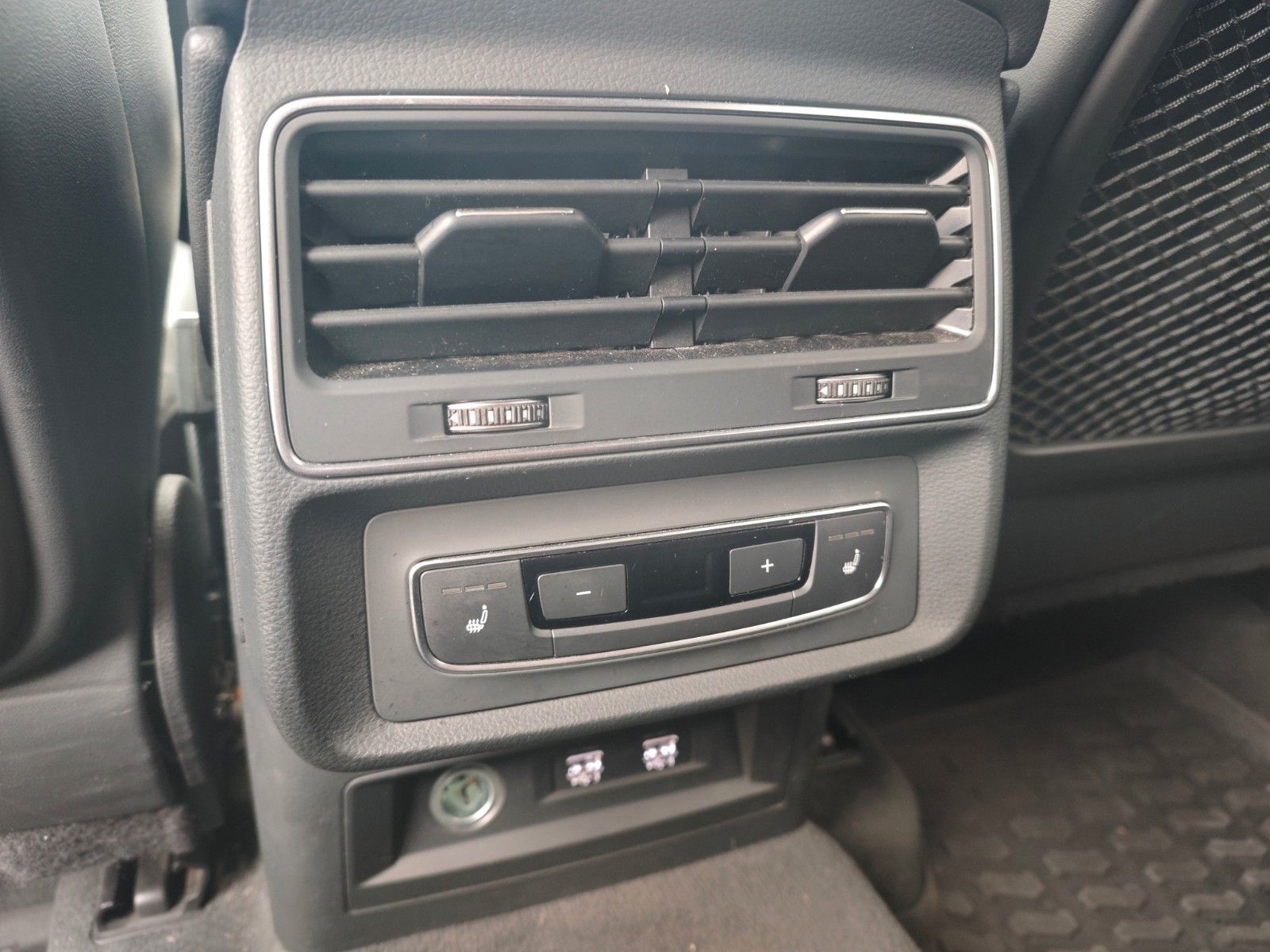 Fahrzeugabbildung Audi Q7 55TFSIe QUATTRO 3X S LINE*EL.AHK*MATRIX*LUFT
