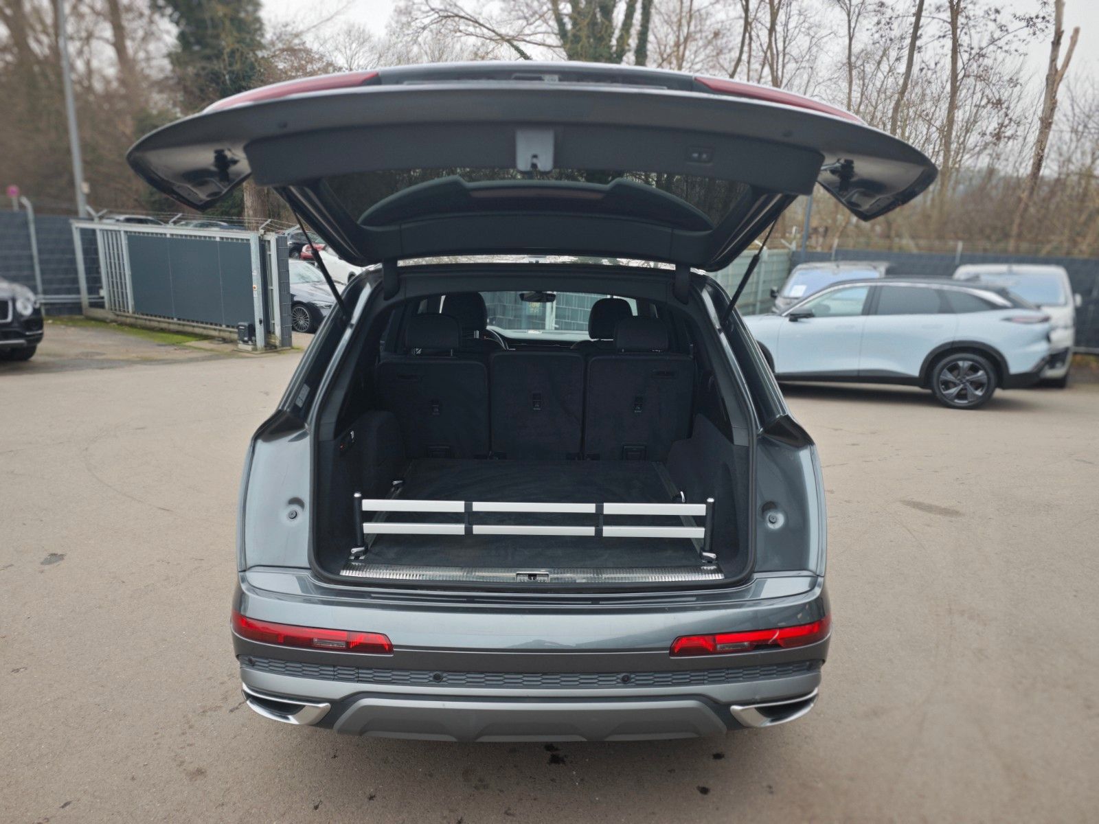 Fahrzeugabbildung Audi Q7 55TFSIe QUATTRO 3X S LINE*EL.AHK*MATRIX*LUFT