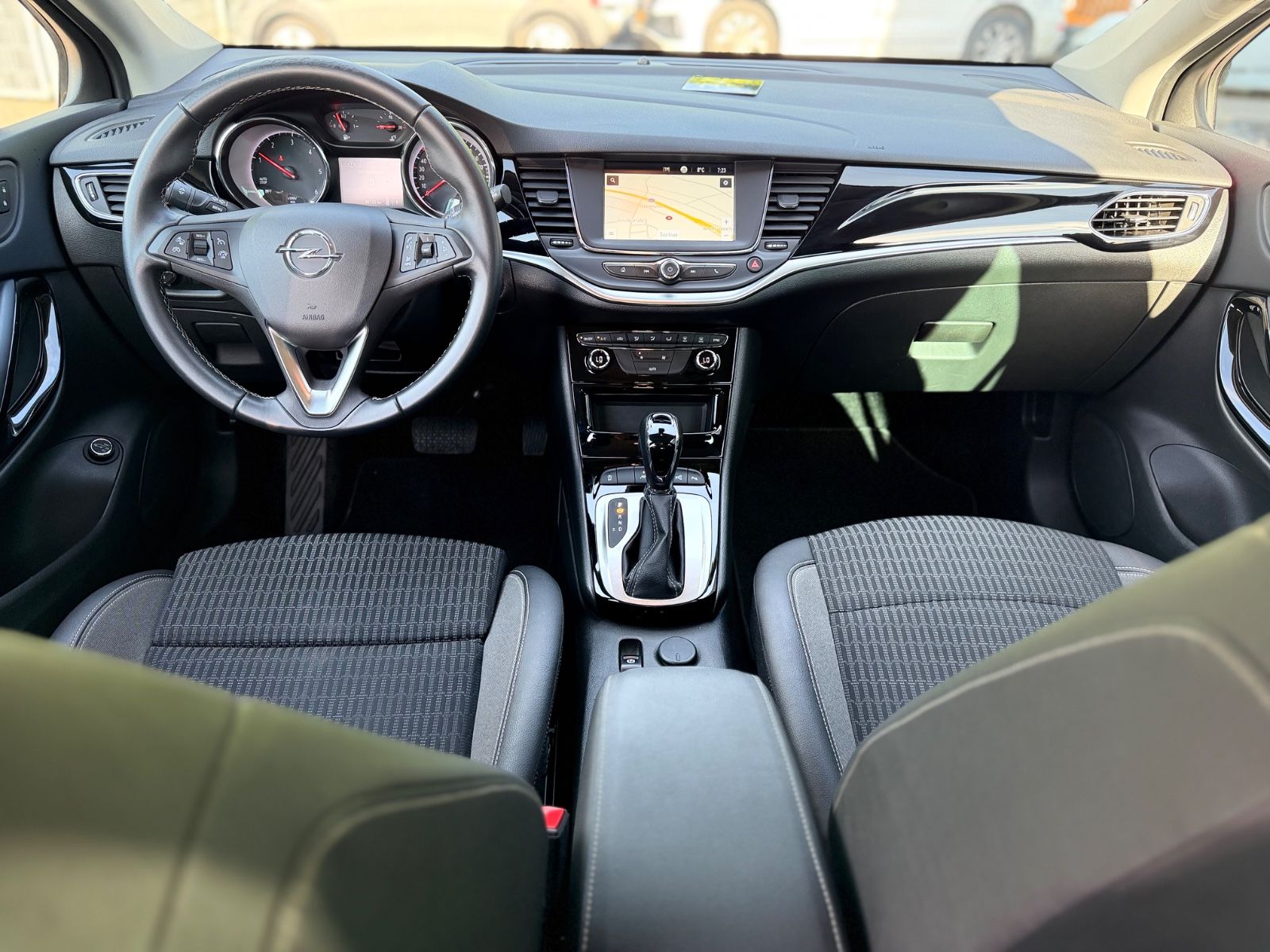 Fahrzeugabbildung Opel ASTRA K SPORTS TOURER ELEGANCE *AUT*2.HAND*NAVI*