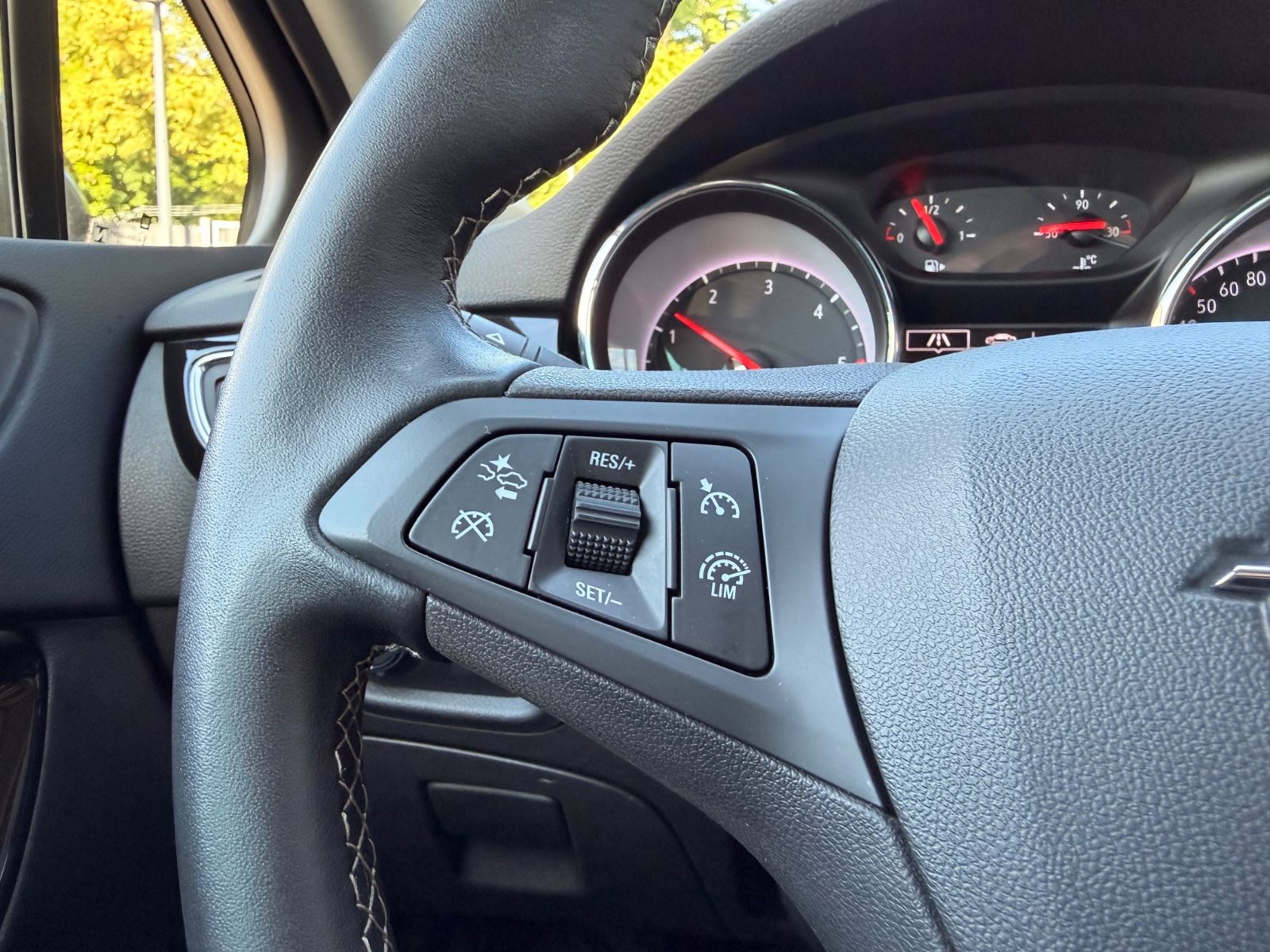 Fahrzeugabbildung Opel ASTRA K SPORTS TOURER ELEGANCE *AUT*2.HAND*NAVI*