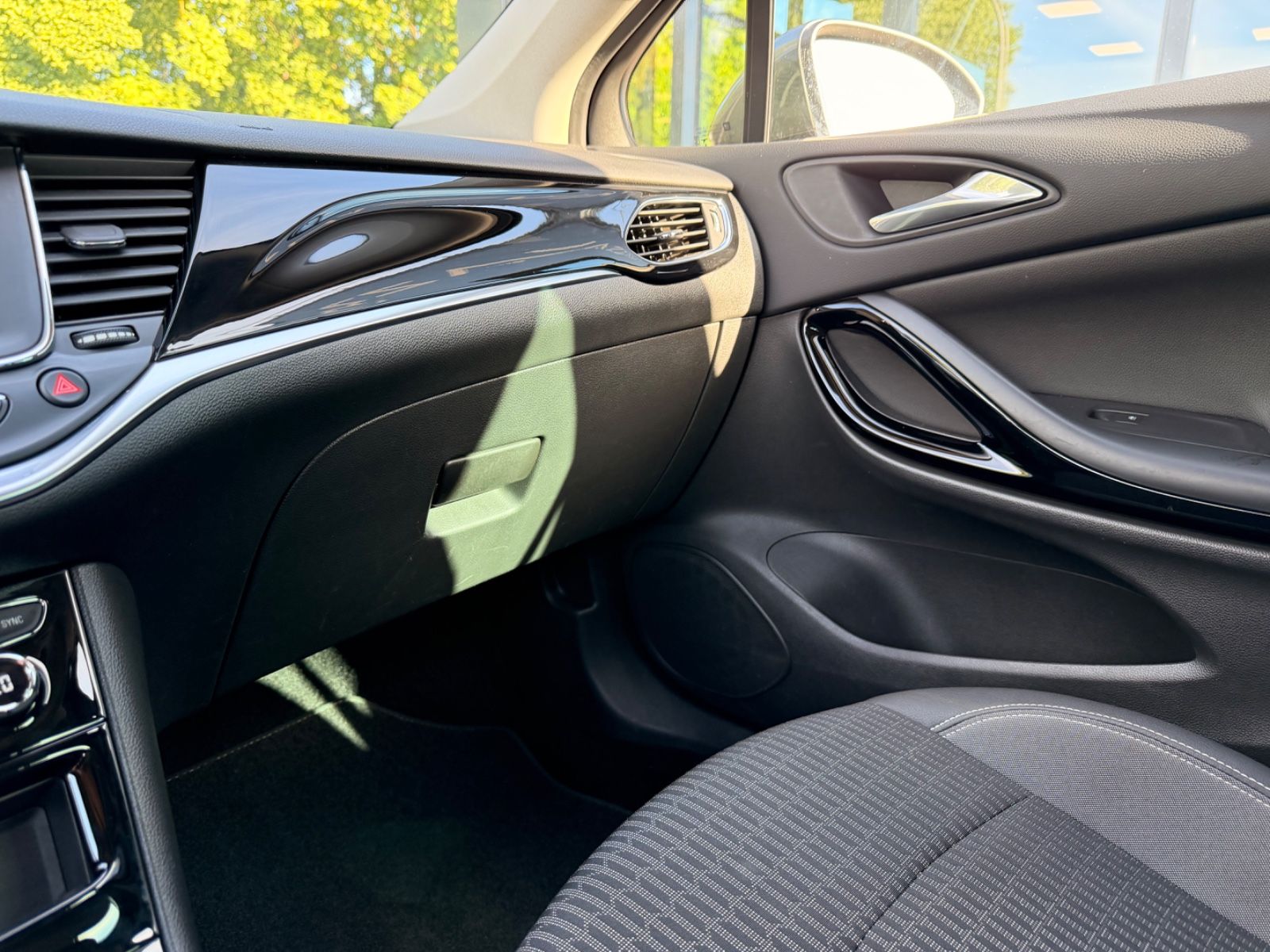 Fahrzeugabbildung Opel ASTRA K SPORTS TOURER ELEGANCE *AUT*2.HAND*NAVI*