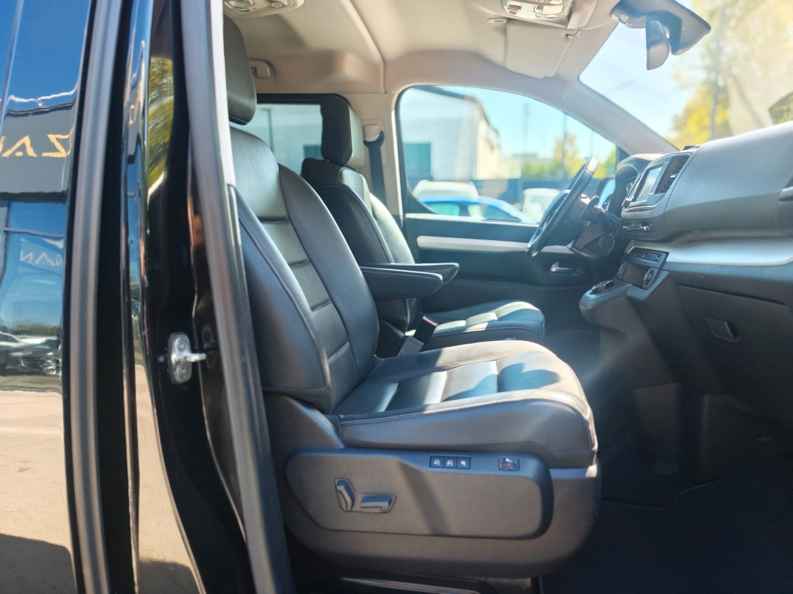 Fahrzeugabbildung Opel ZAFIRA LIFE*AUT.*2X ELEKTR. SCHIEBETÜR*MASSAGE*