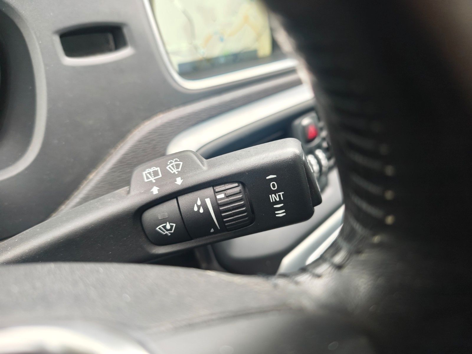 Fahrzeugabbildung Volvo V40 OCEAN RACE *PANO*NAVI*LEDER*SHZ*