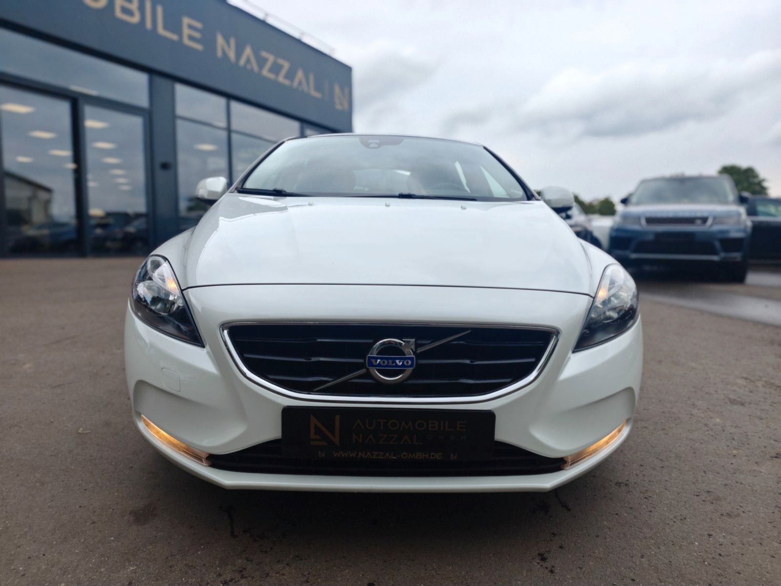 Fahrzeugabbildung Volvo V40 OCEAN RACE *PANO*NAVI*LEDER*SHZ*