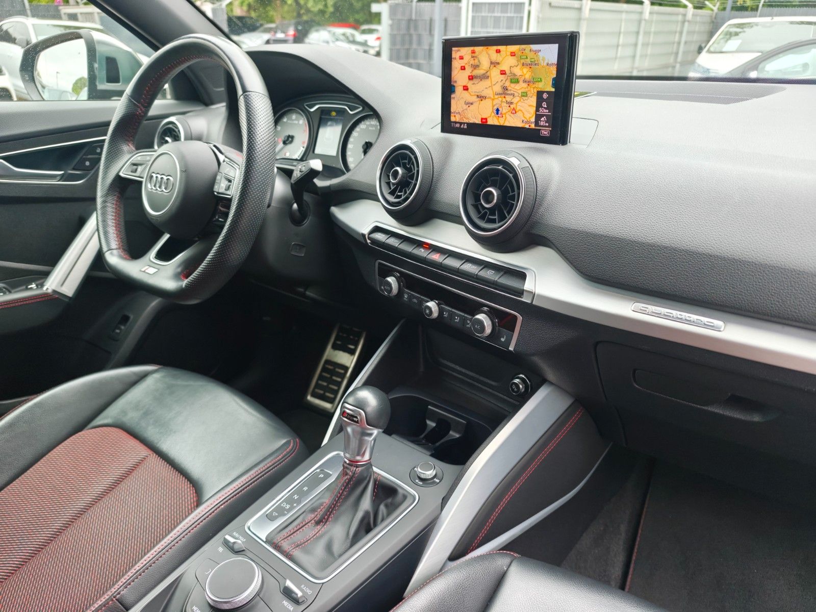Fahrzeugabbildung Audi SQ2 2.0 TFSI QUATTRO BLACK LINE *AUT*NAVI*LED*