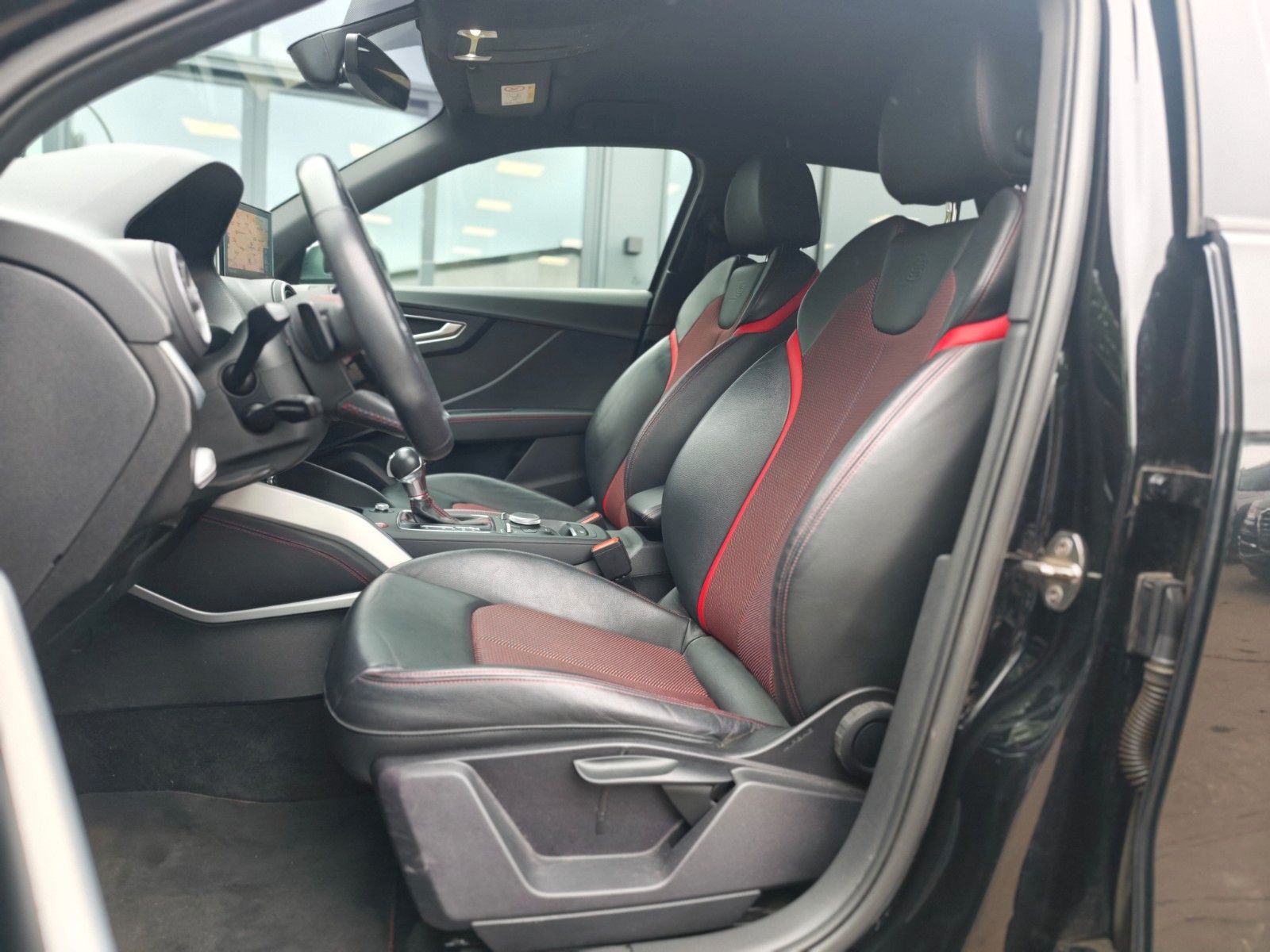 Fahrzeugabbildung Audi SQ2 2.0 TFSI QUATTRO BLACK LINE *AUT*NAVI*LED*