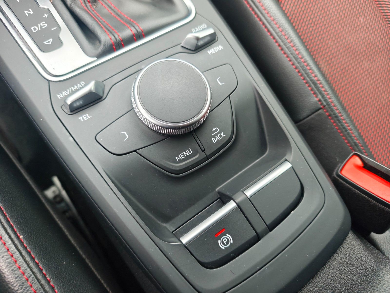 Fahrzeugabbildung Audi SQ2 2.0 TFSI QUATTRO BLACK LINE *AUT*NAVI*LED*