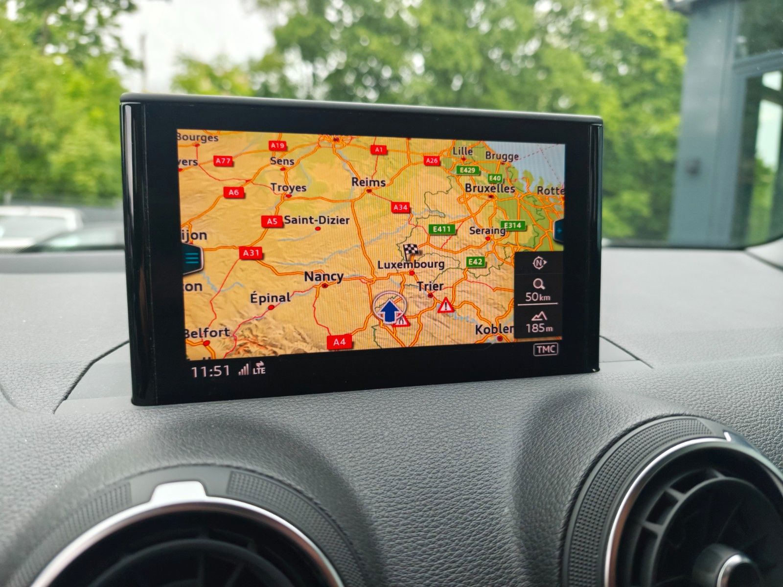 Fahrzeugabbildung Audi SQ2 2.0 TFSI QUATTRO BLACK LINE *AUT*NAVI*LED*