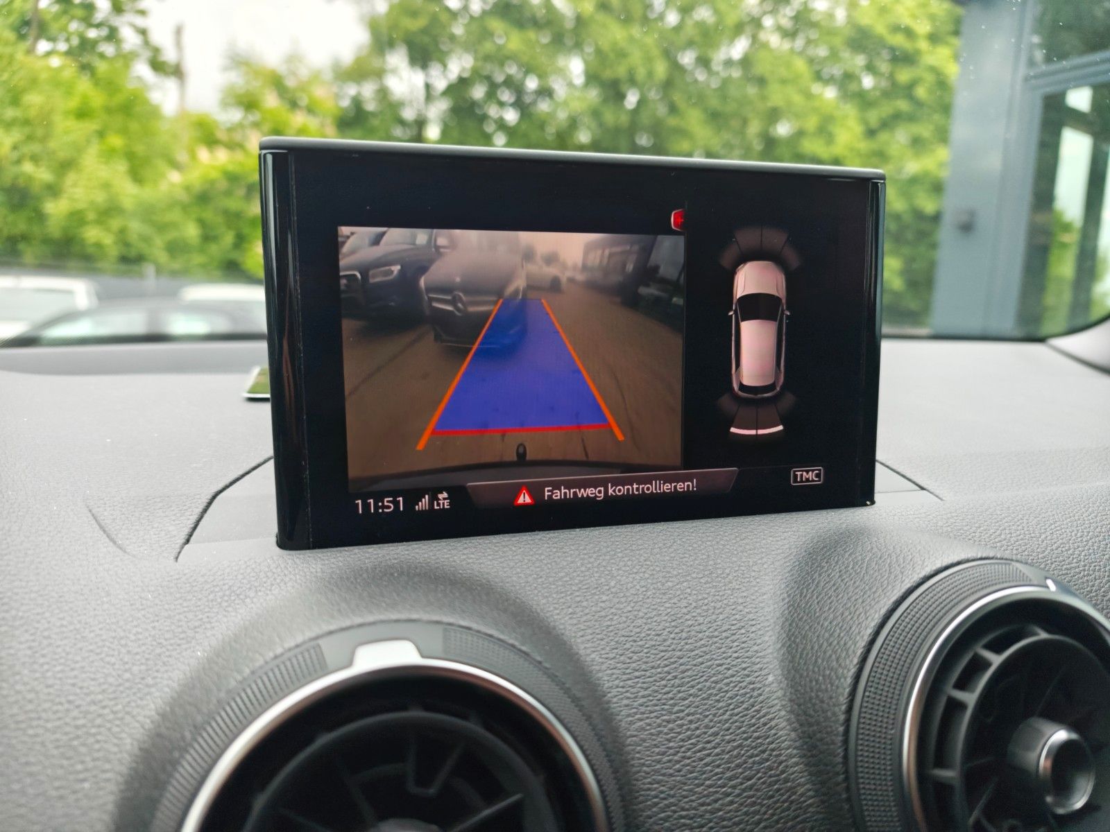 Fahrzeugabbildung Audi SQ2 2.0 TFSI QUATTRO BLACK LINE *AUT*NAVI*LED*