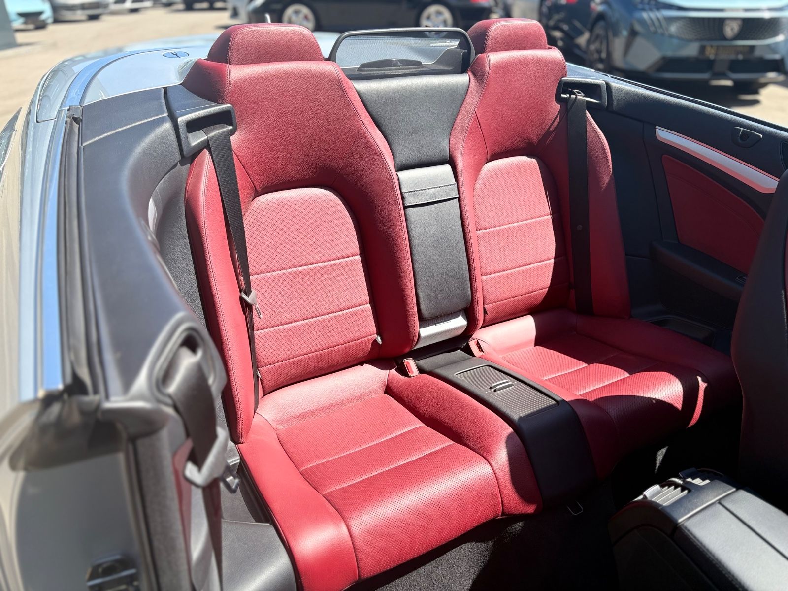 Fahrzeugabbildung Mercedes-Benz E 350 CABRIO BLUETEC / D *AMG-LINE*SHZ*NAVI*