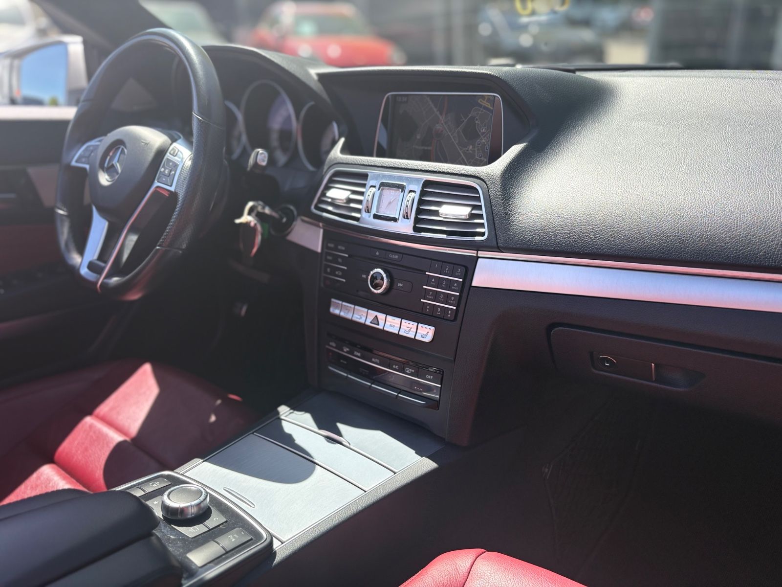 Fahrzeugabbildung Mercedes-Benz E 350 CABRIO BLUETEC / D *AMG-LINE*SHZ*NAVI*