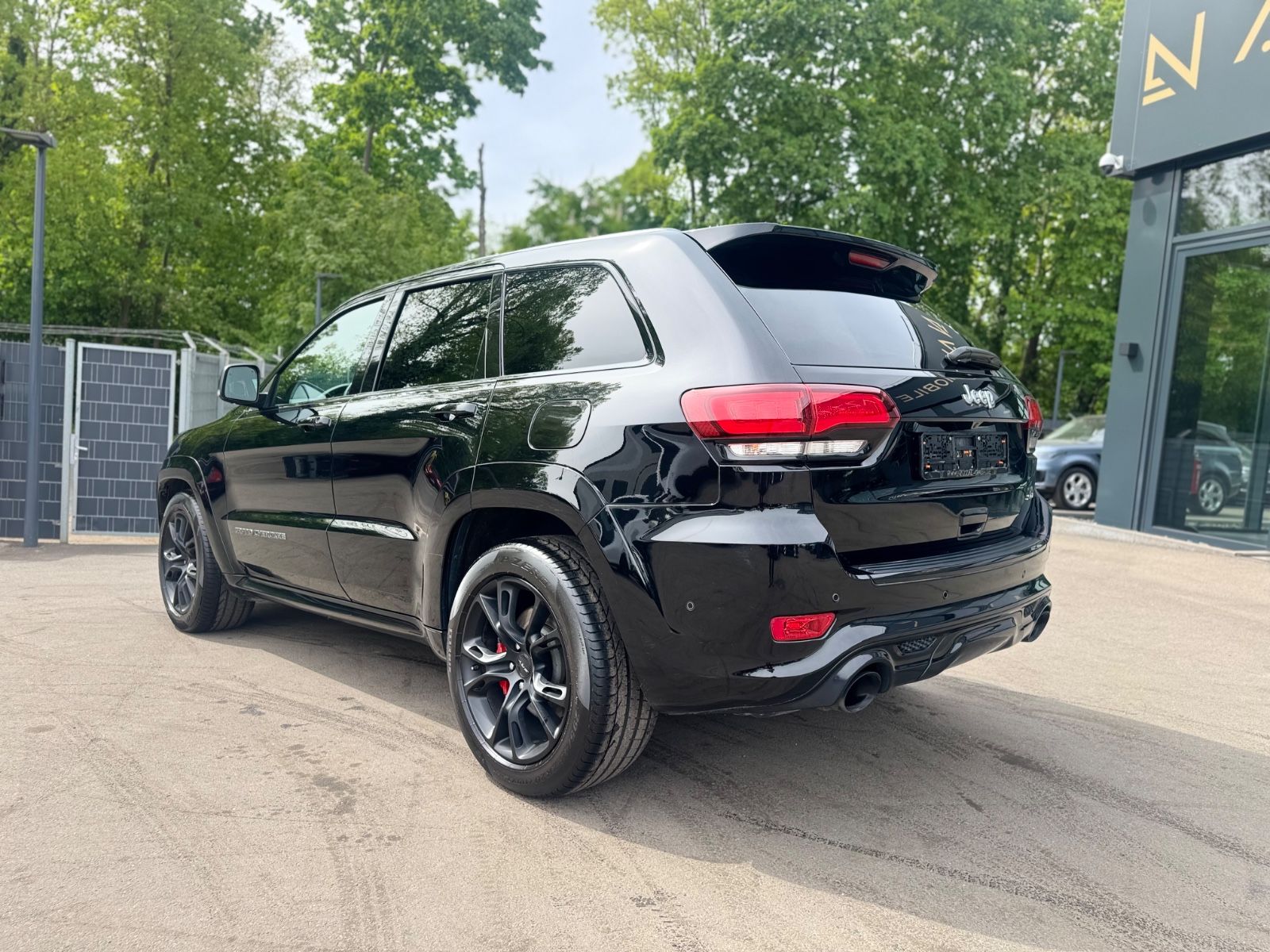 Fahrzeugabbildung Jeep GRAND CHEROKEE 6.4 HEMI SRT*BLACK-PACK*EWG/COC*