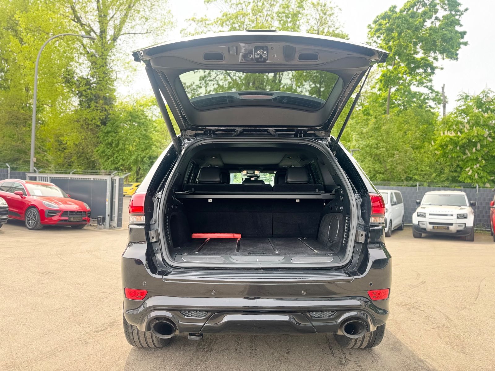 Fahrzeugabbildung Jeep GRAND CHEROKEE 6.4 HEMI SRT*BLACK-PACK*EWG/COC*