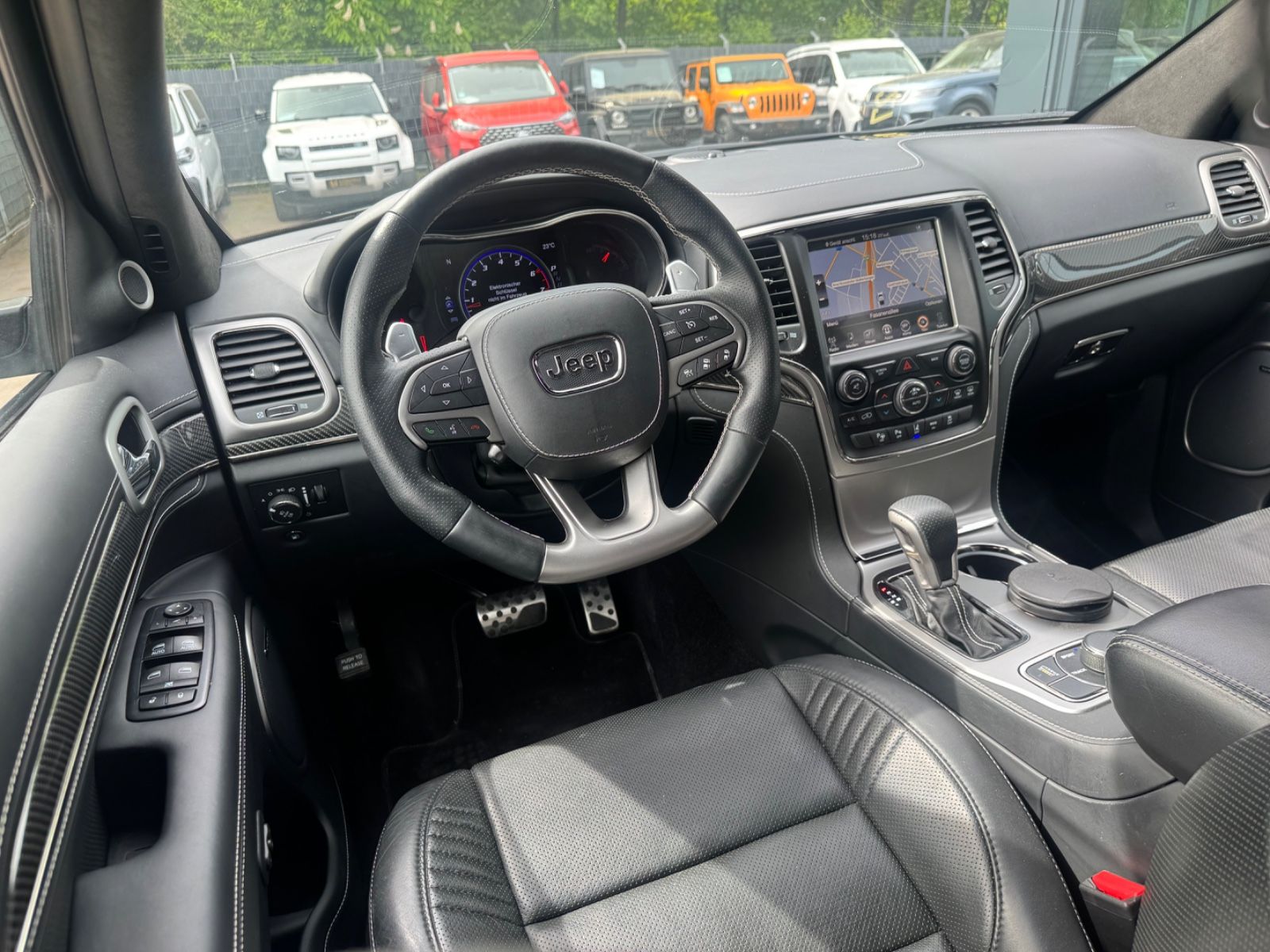 Fahrzeugabbildung Jeep GRAND CHEROKEE 6.4 HEMI SRT*BLACK-PACK*EWG/COC*