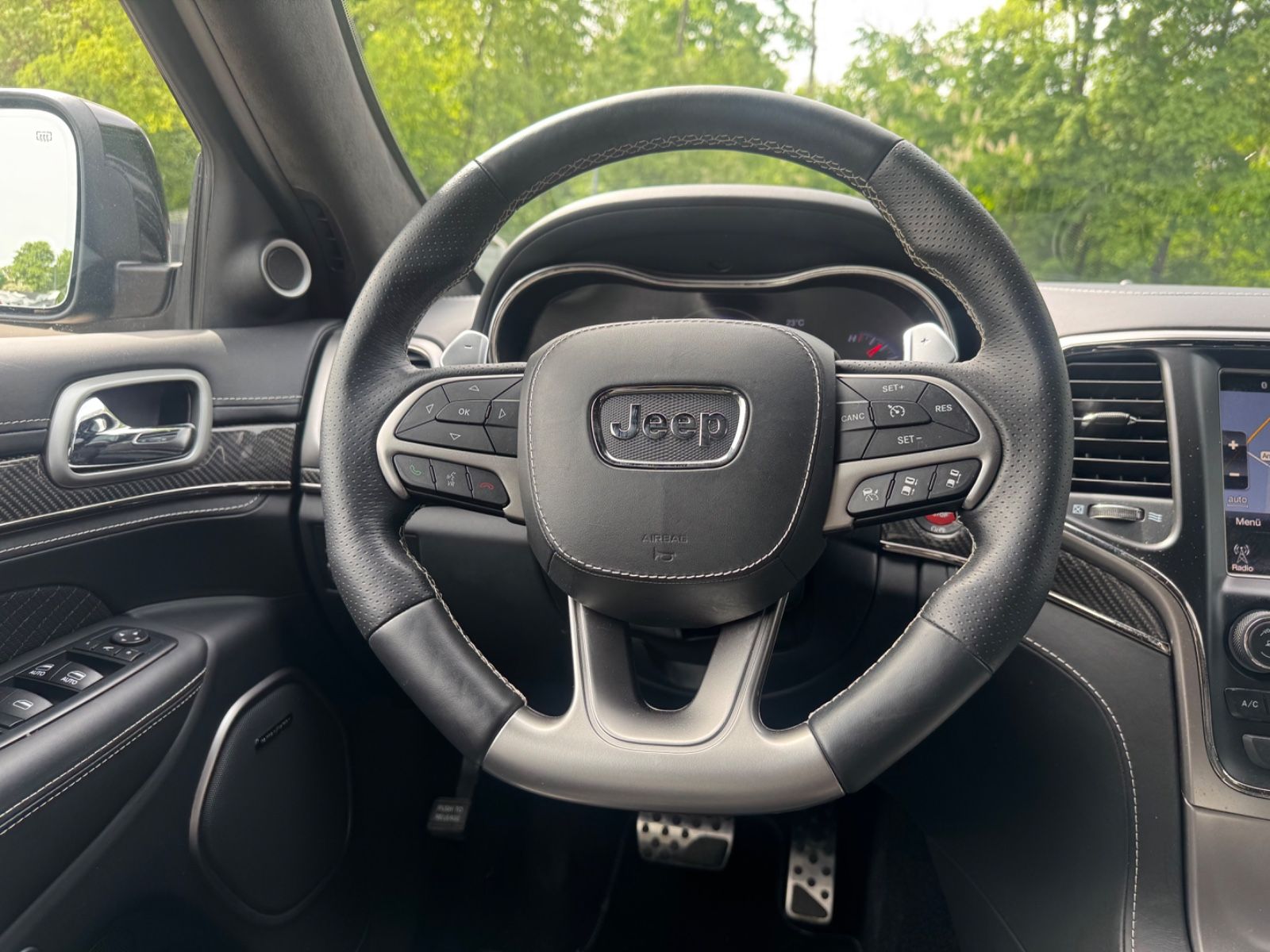 Fahrzeugabbildung Jeep GRAND CHEROKEE 6.4 HEMI SRT*BLACK-PACK*EWG/COC*
