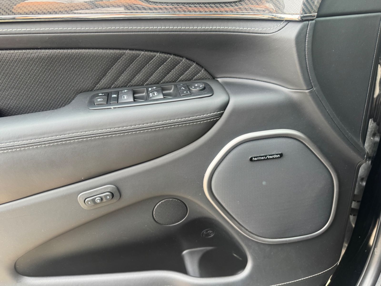 Fahrzeugabbildung Jeep GRAND CHEROKEE 6.4 HEMI SRT*BLACK-PACK*EWG/COC*