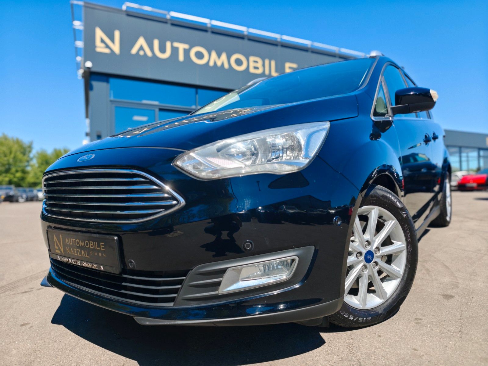 Fahrzeugabbildung Ford GRAND C-MAX TITANIUM *FACELIFT*1.HAND*7 SITZE*