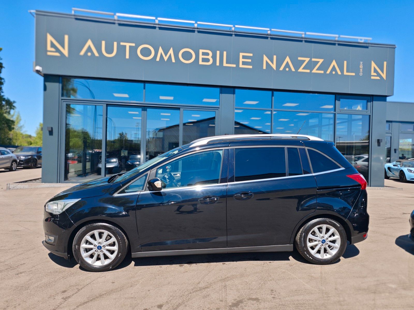 Fahrzeugabbildung Ford GRAND C-MAX TITANIUM *FACELIFT*1.HAND*7 SITZE*