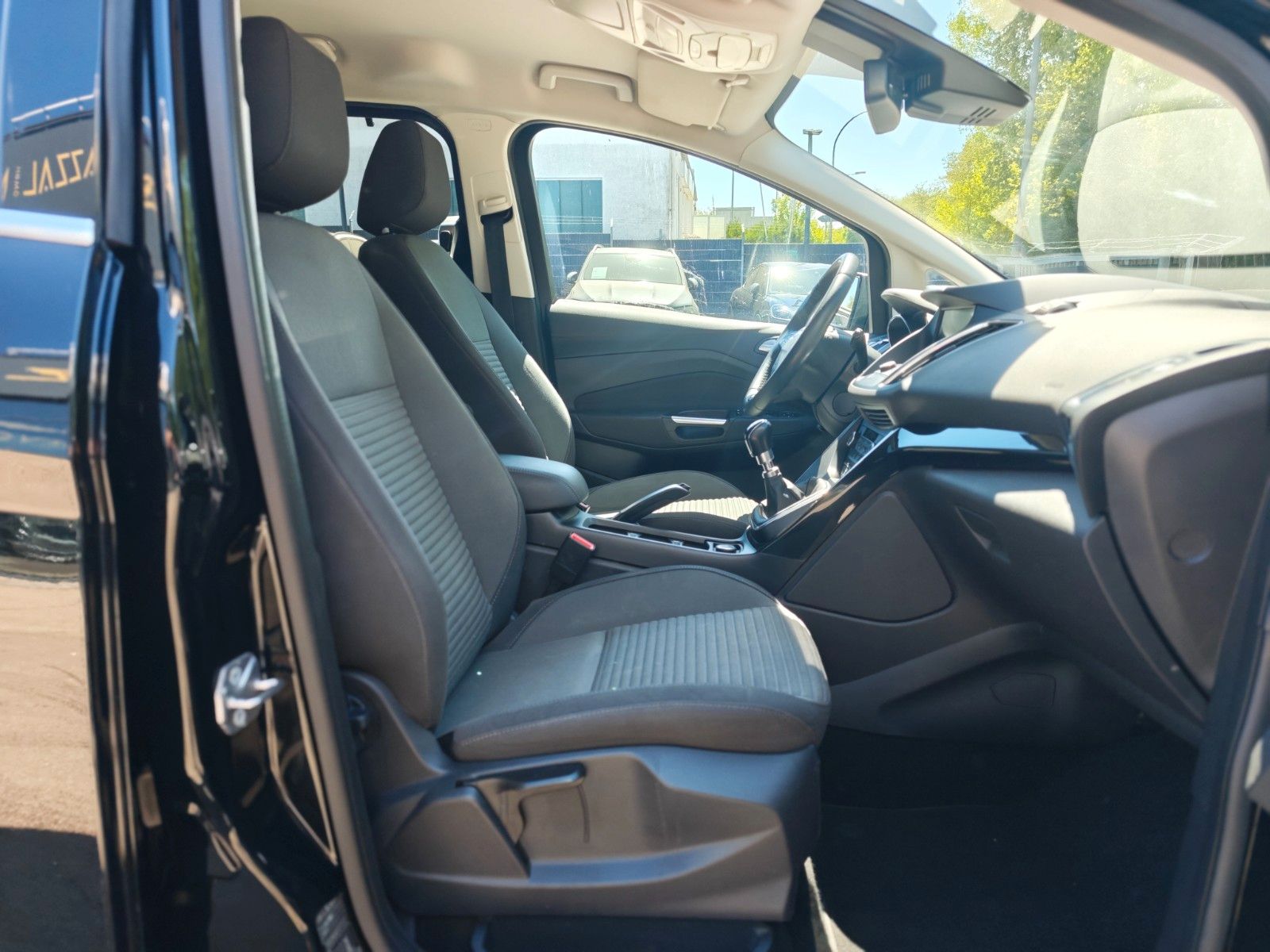 Fahrzeugabbildung Ford GRAND C-MAX TITANIUM *FACELIFT*1.HAND*7 SITZE*