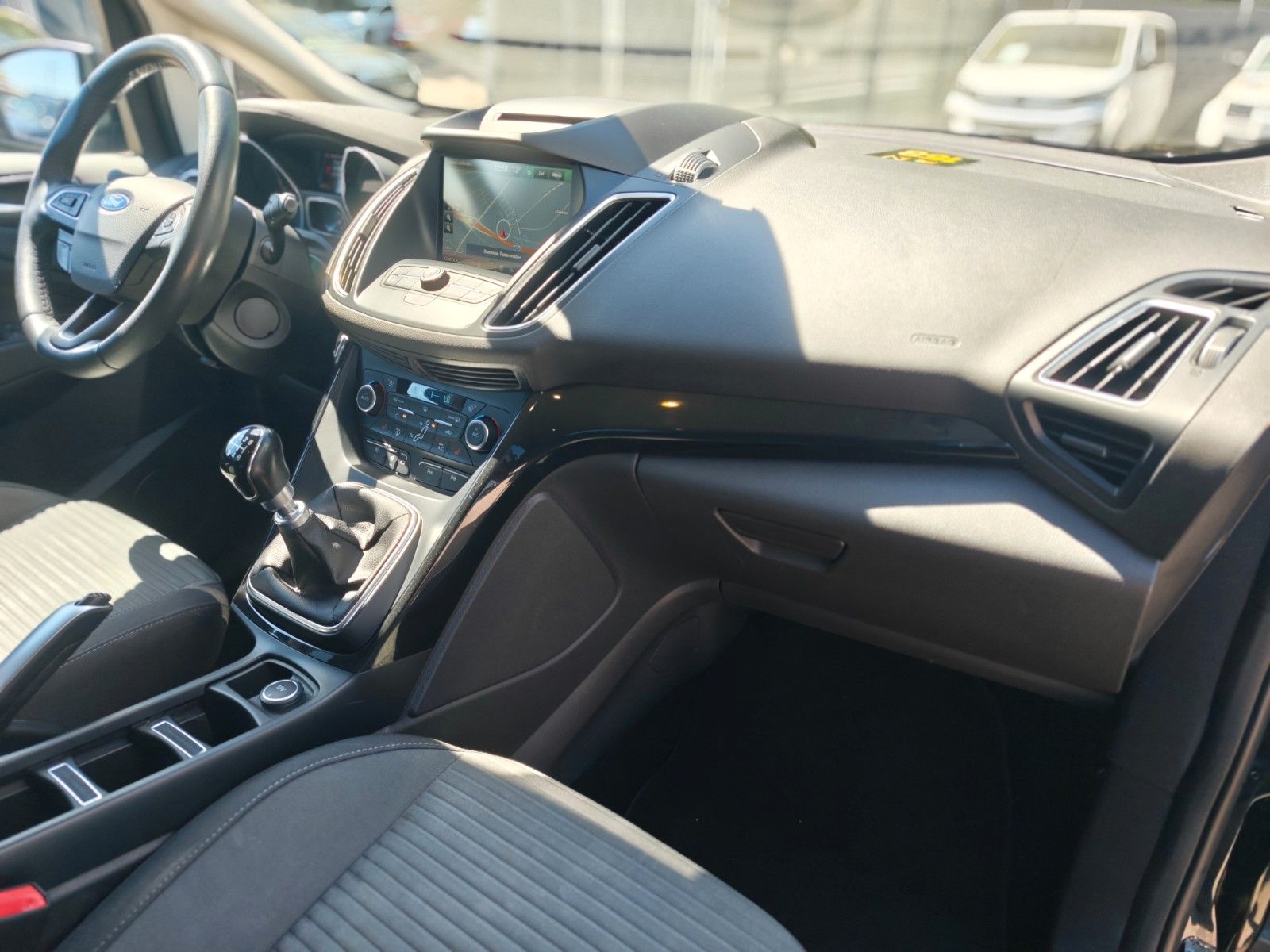 Fahrzeugabbildung Ford GRAND C-MAX TITANIUM *FACELIFT*1.HAND*7 SITZE*