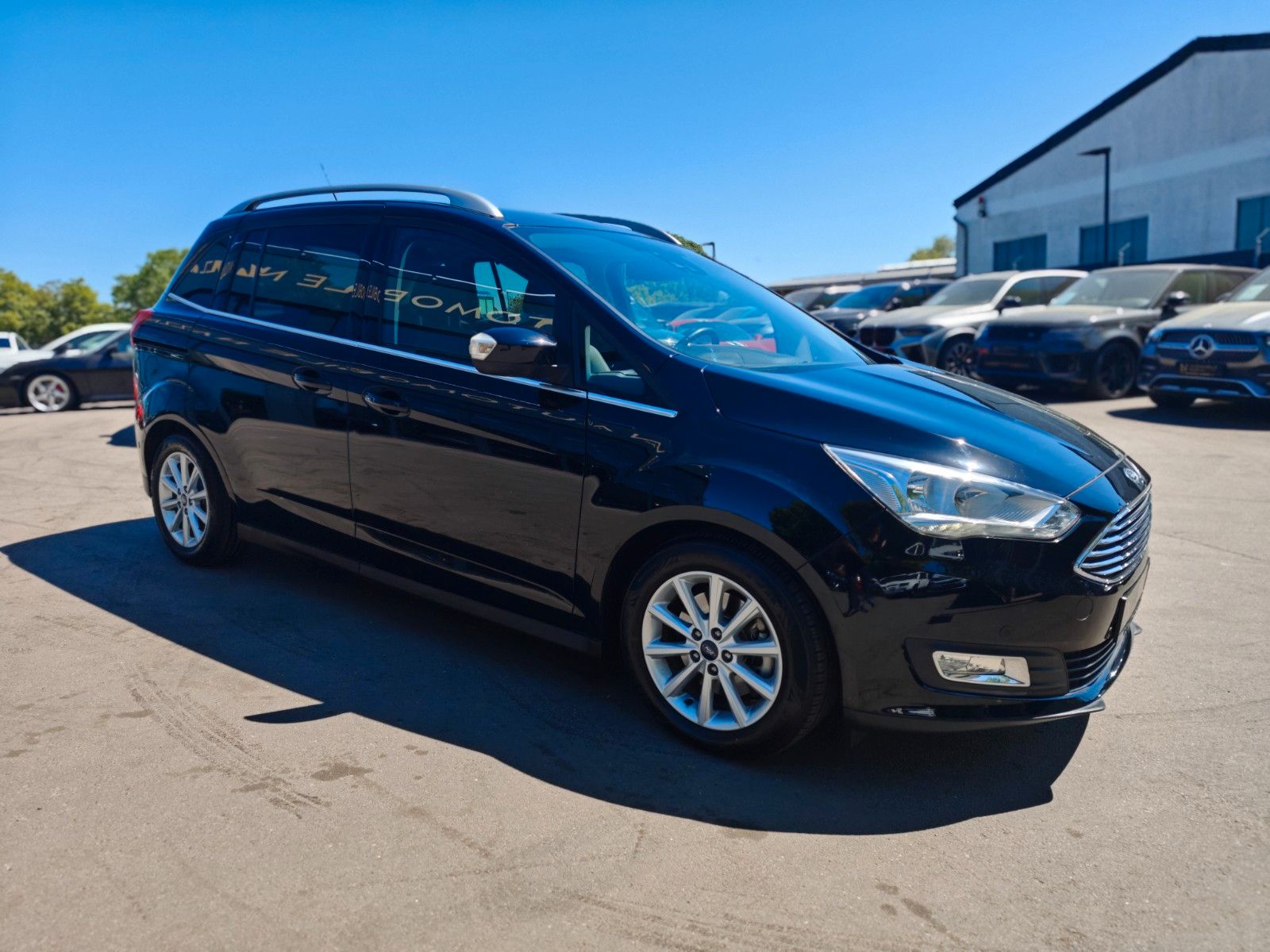 Fahrzeugabbildung Ford GRAND C-MAX TITANIUM *FACELIFT*1.HAND*7 SITZE*
