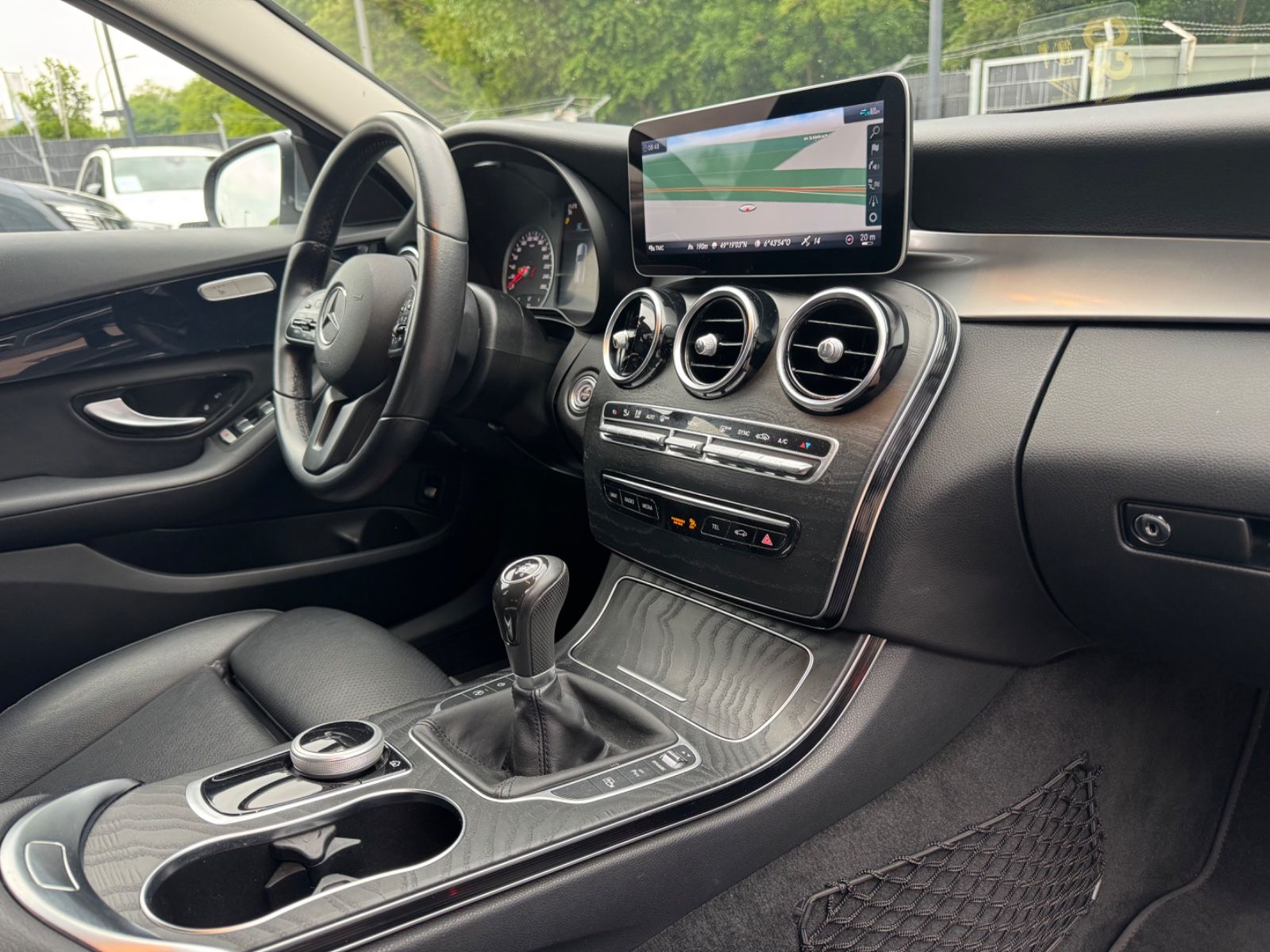 Fahrzeugabbildung Mercedes-Benz C 180dT*FACELIFT*VOLL-LED*NAVI*AHK*LEDER*KAMERA*
