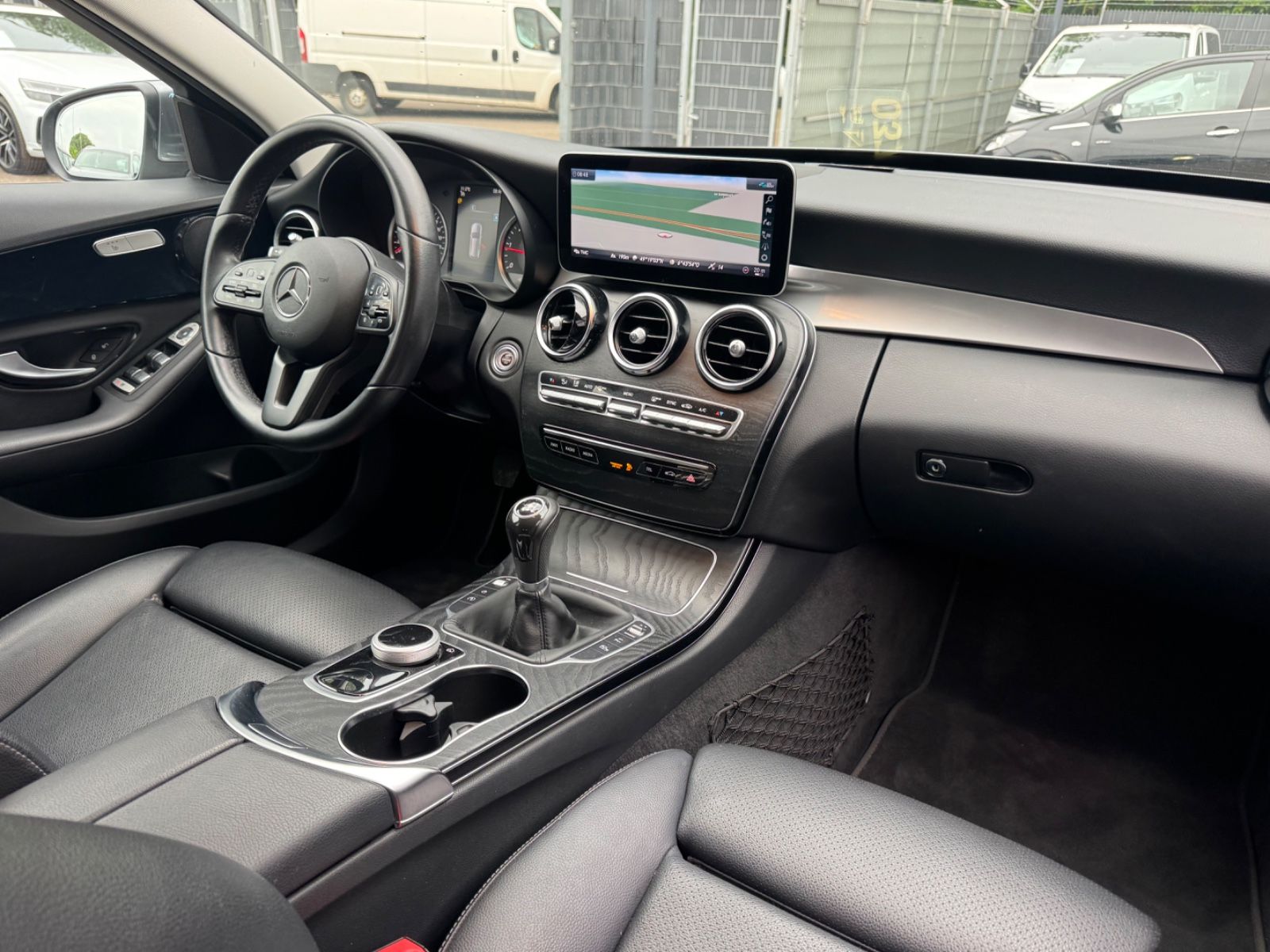 Fahrzeugabbildung Mercedes-Benz C 180dT*FACELIFT*VOLL-LED*NAVI*AHK*LEDER*KAMERA*